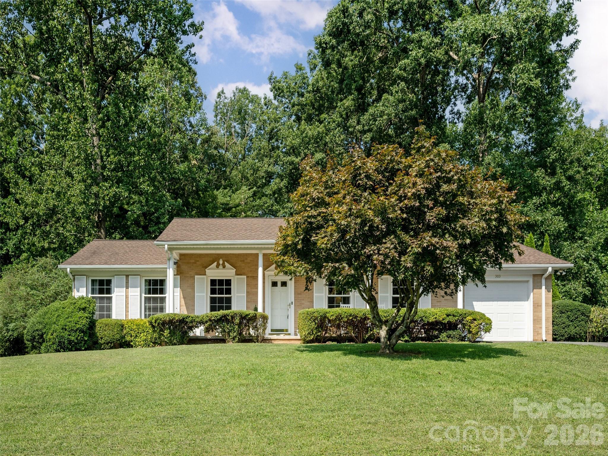 303 Tree Haven Boulevard Property Photo 1