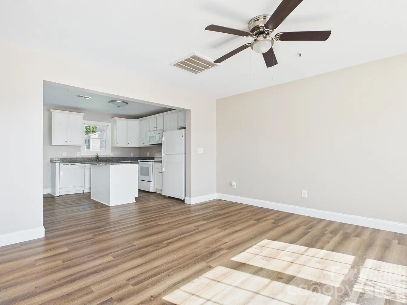 1329 Filbert Street Property Photo 3