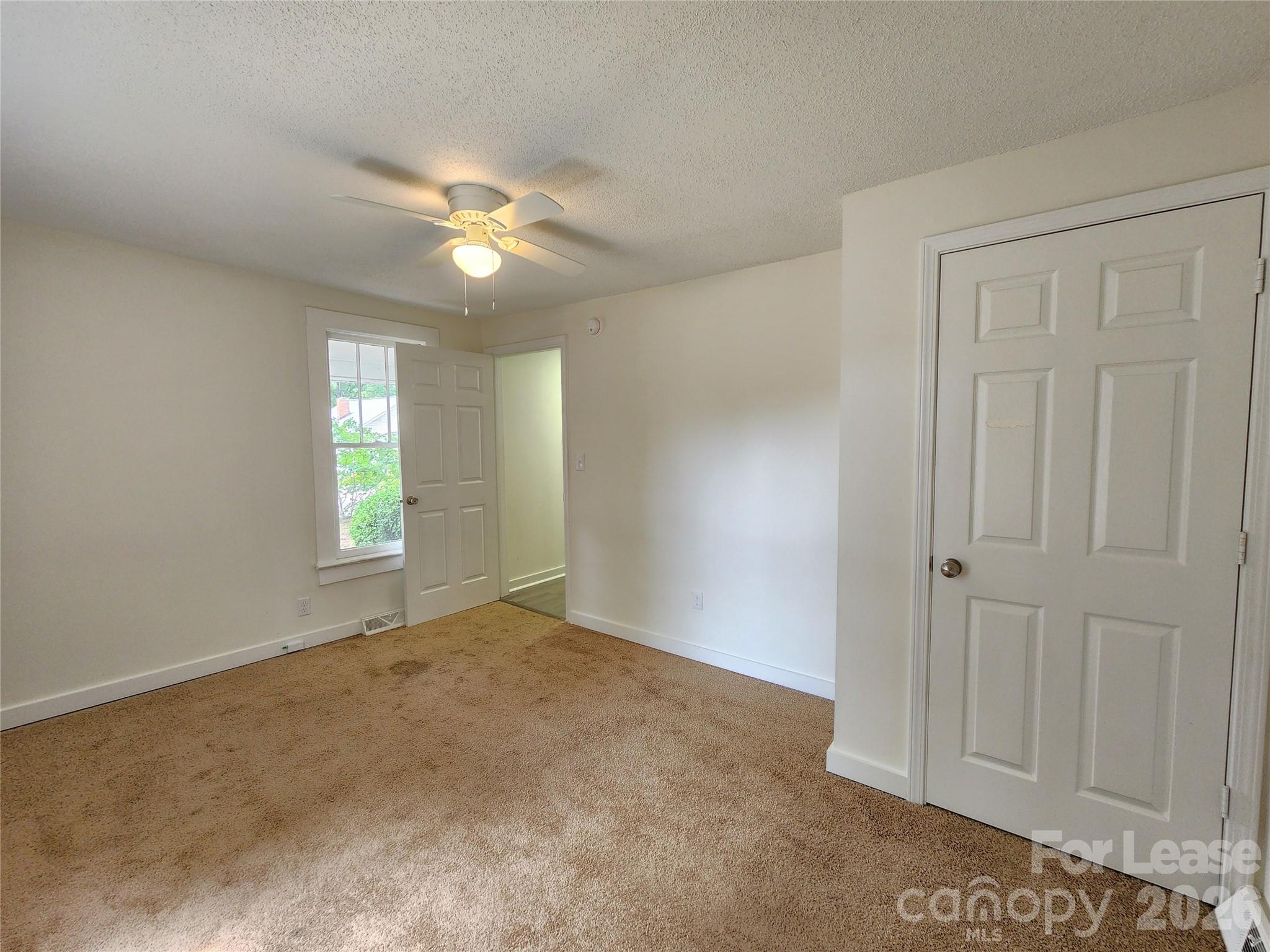 650 Harris Street Property Photo 8