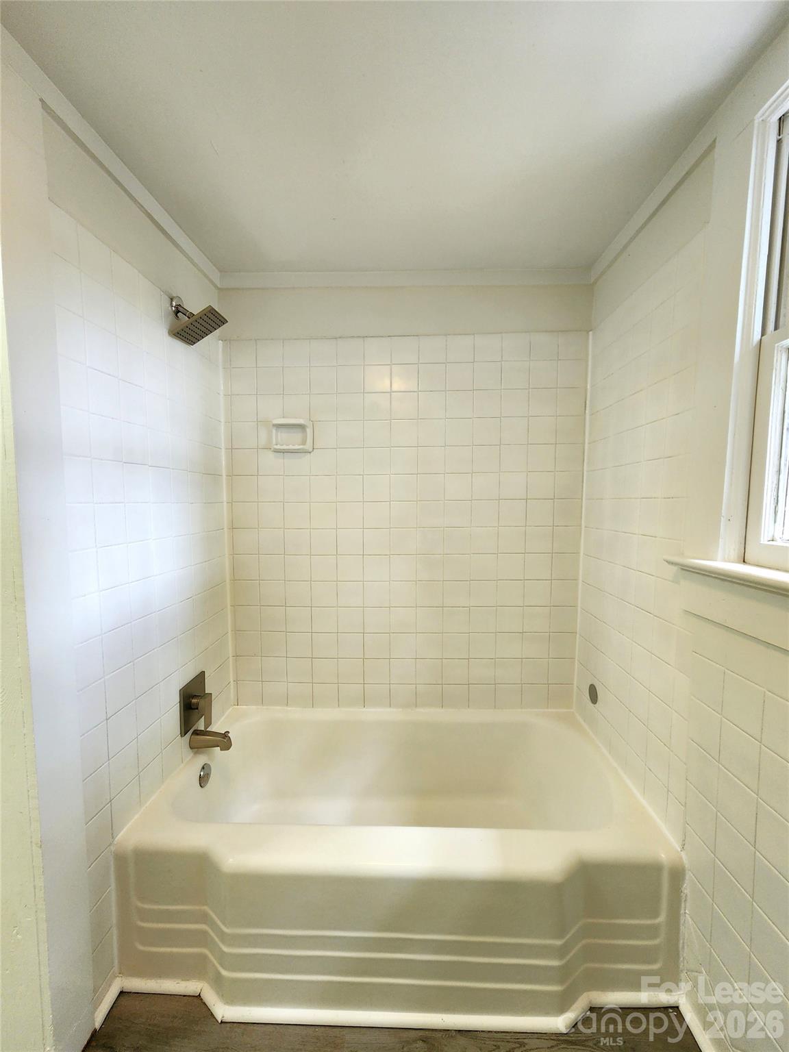 650 Harris Street Property Photo 10