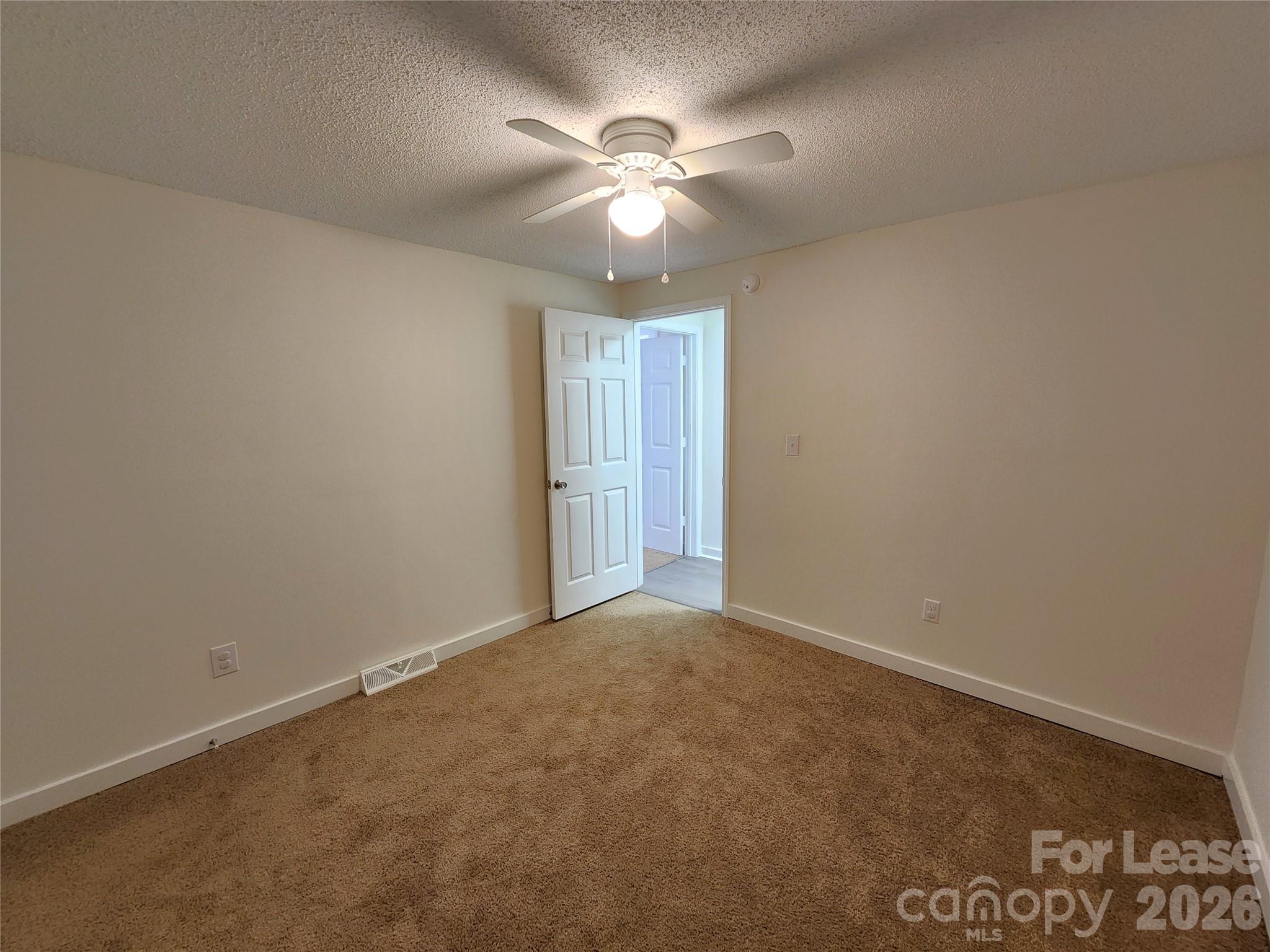 650 Harris Street Property Photo 12