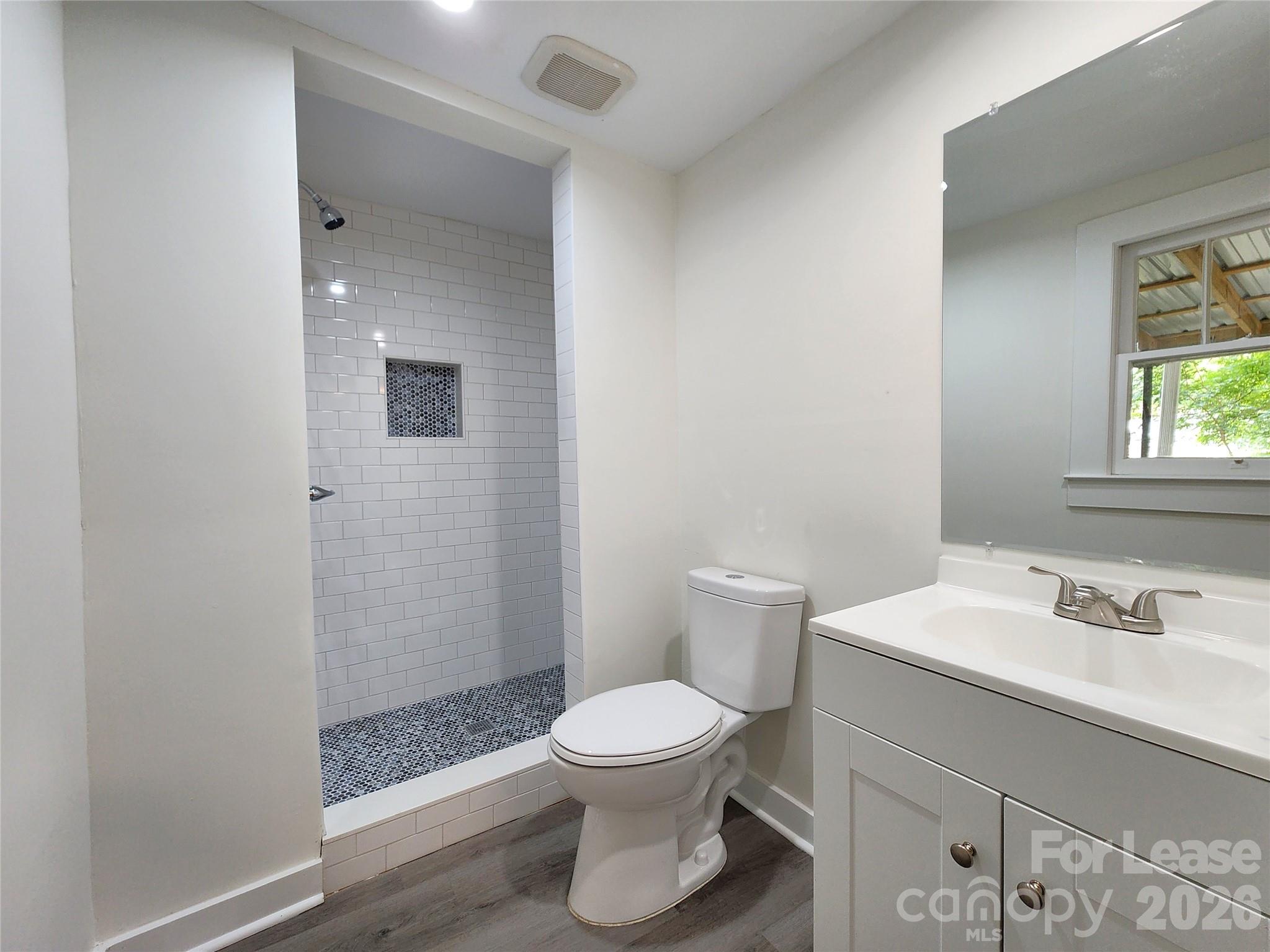 650 Harris Street Property Photo 13