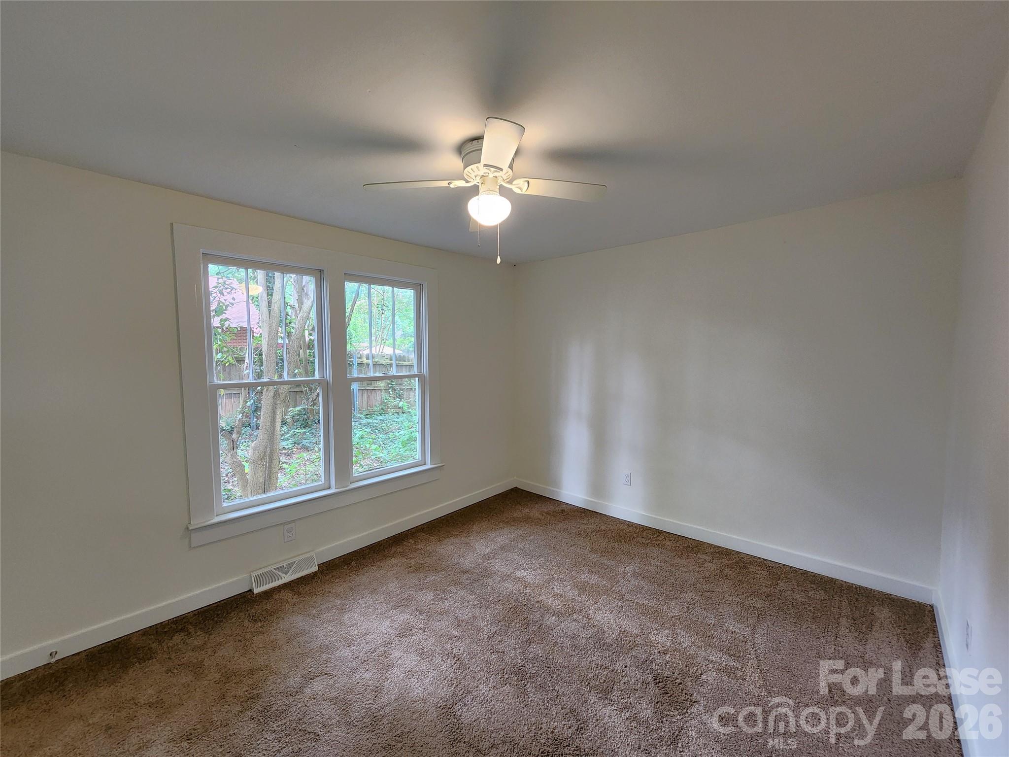 650 Harris Street Property Photo 14