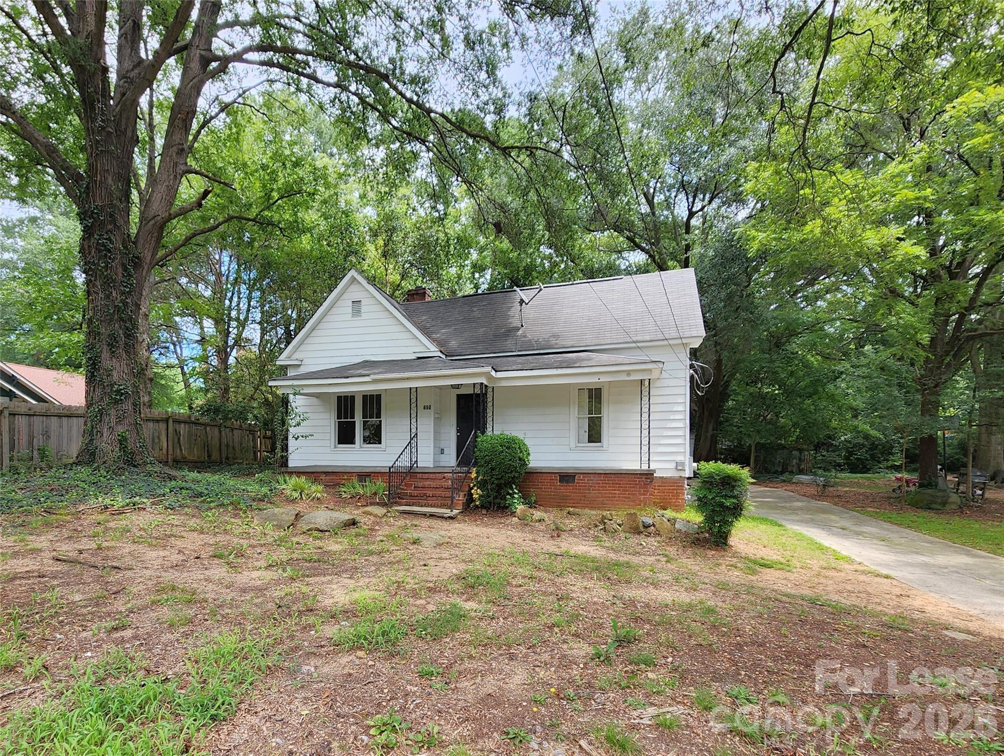 650 Harris Street Property Photo 19