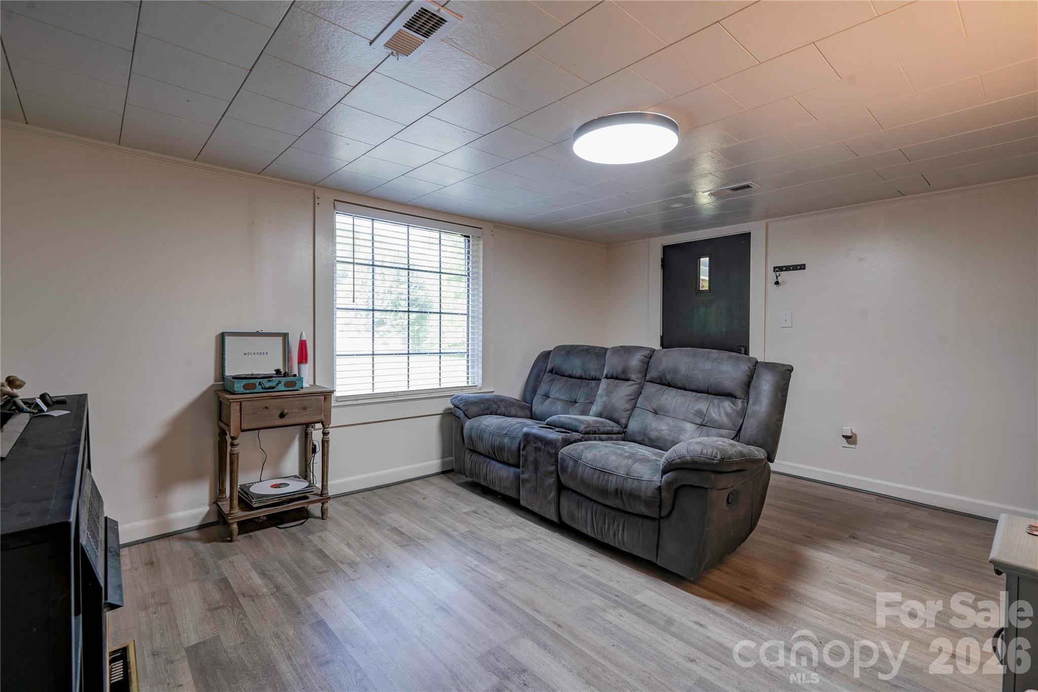218 Oxford Street Property Photo 3