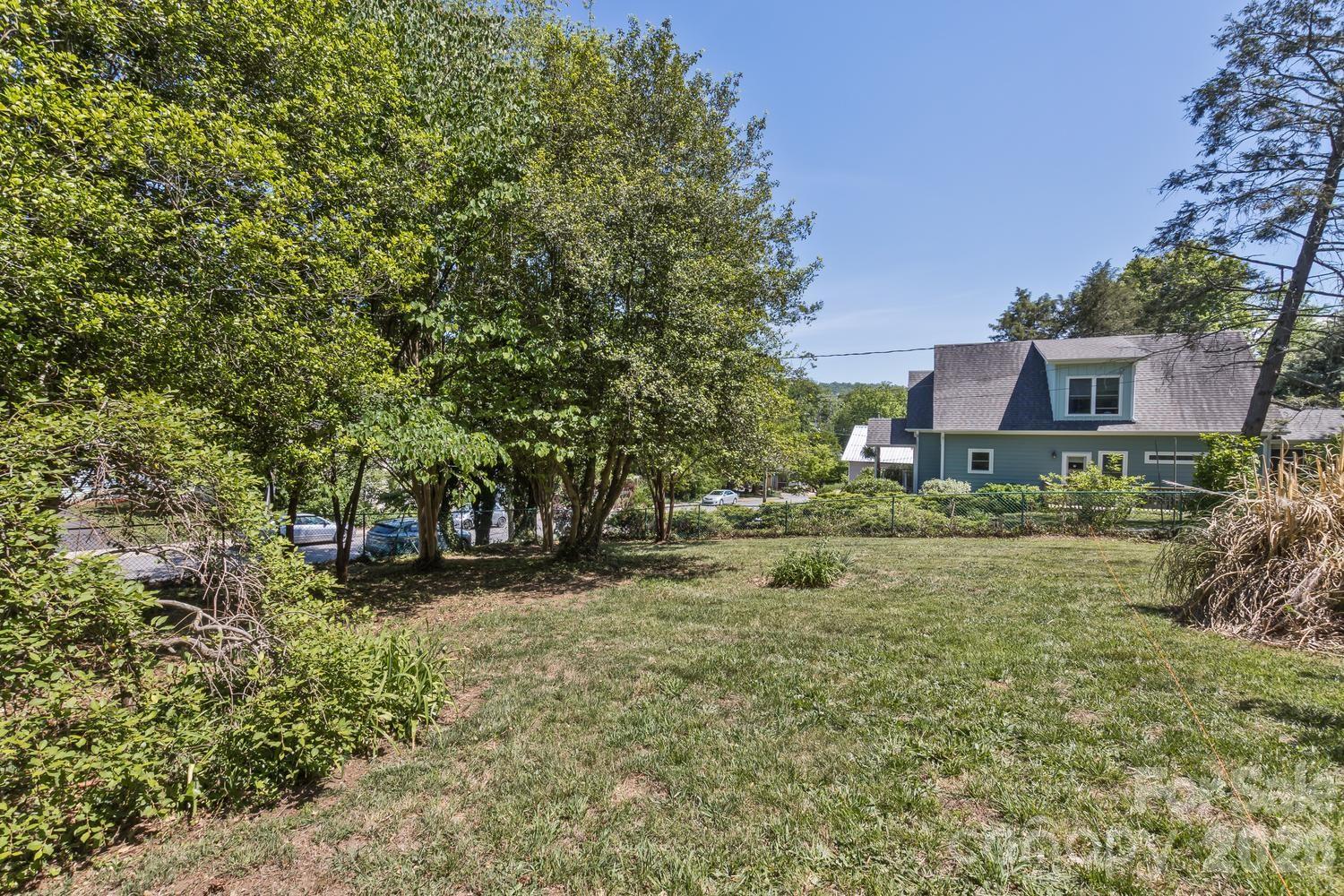 999999 Mount Clare Avenue Property Photo 3