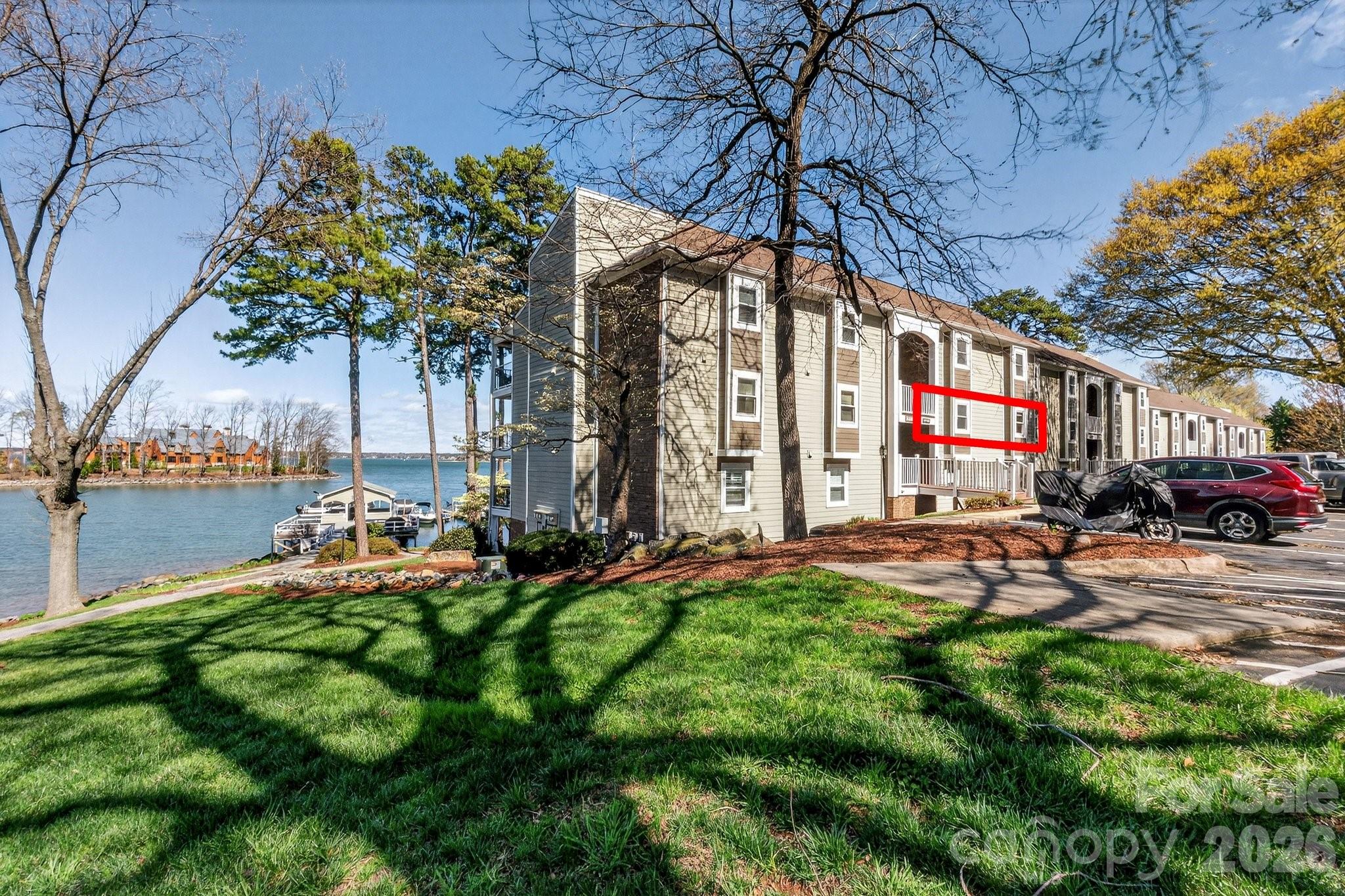 20407 Harborgate Court 404 Property Photo 2