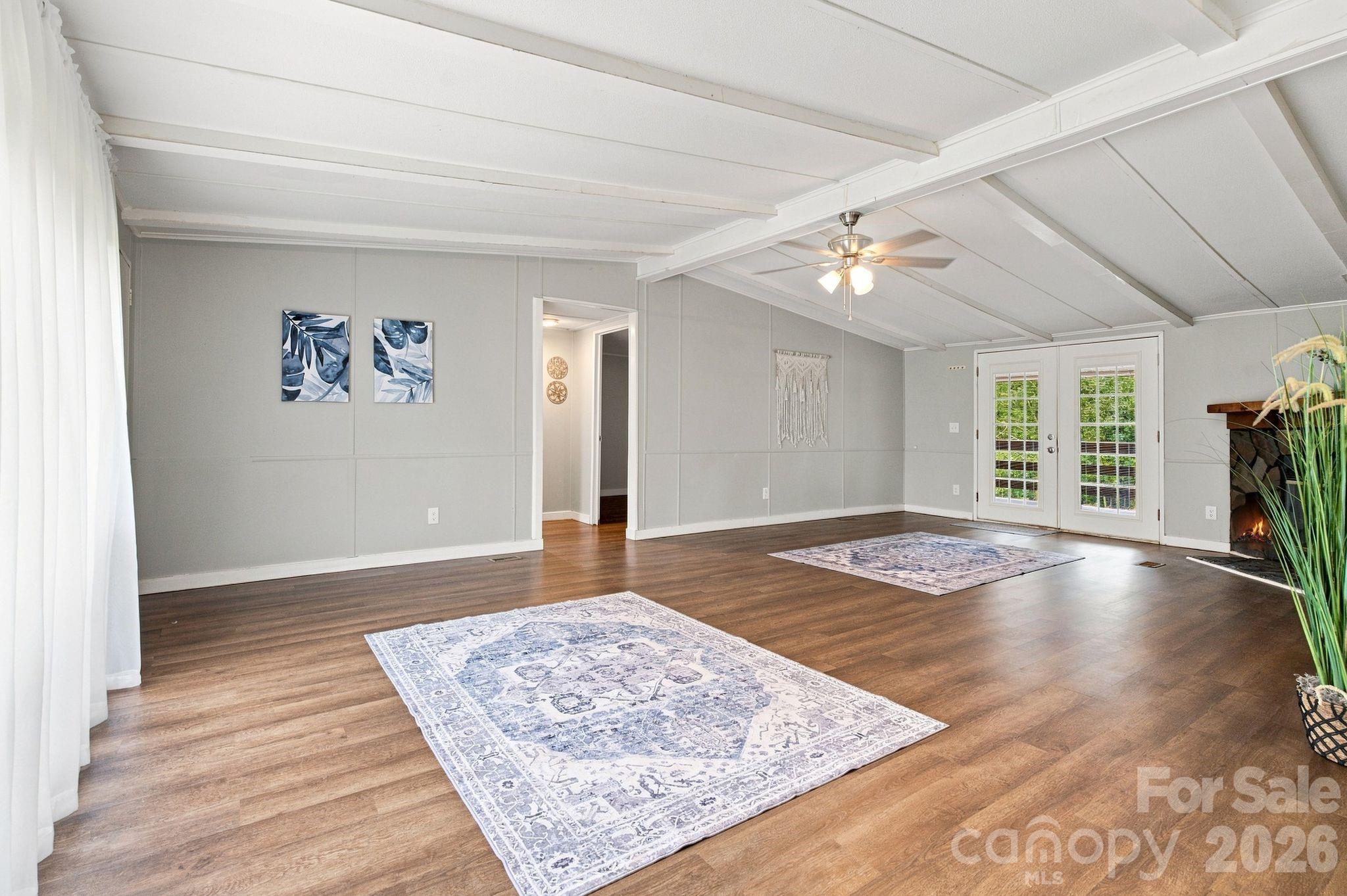 8099 River Bend Drive Property Photo 5