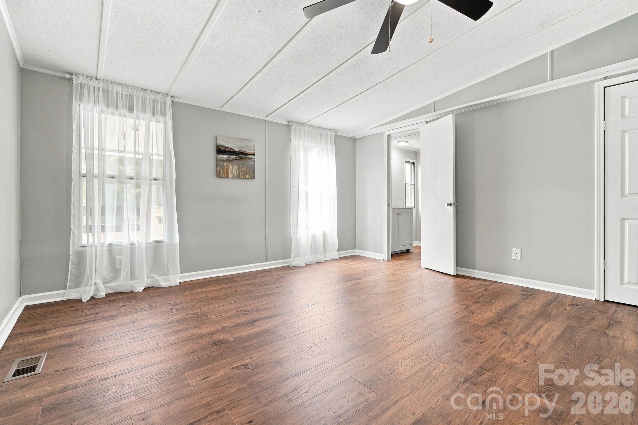 8099 River Bend Drive Property Photo 12