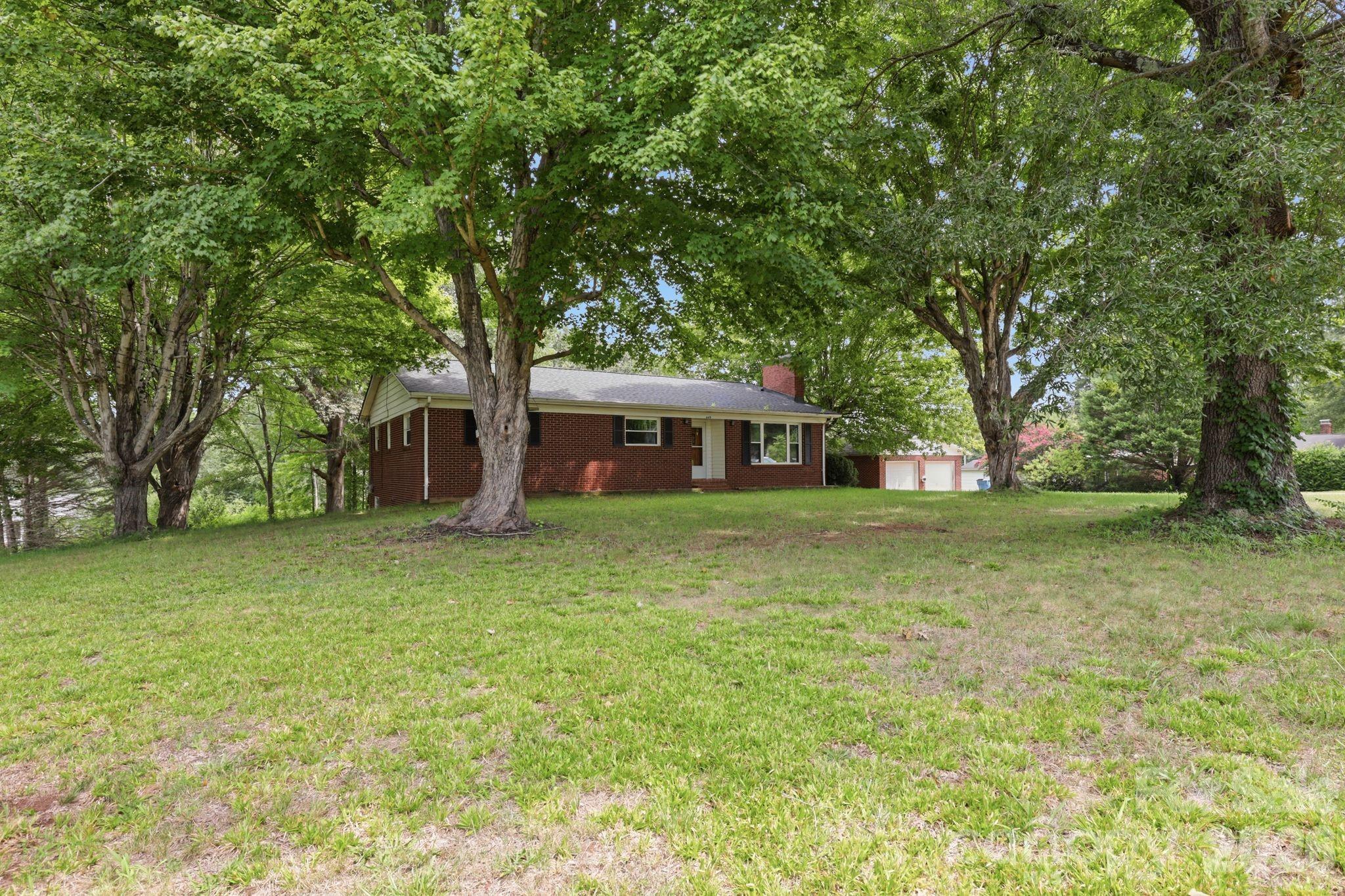 2613 26th Avenue Property Photo 3