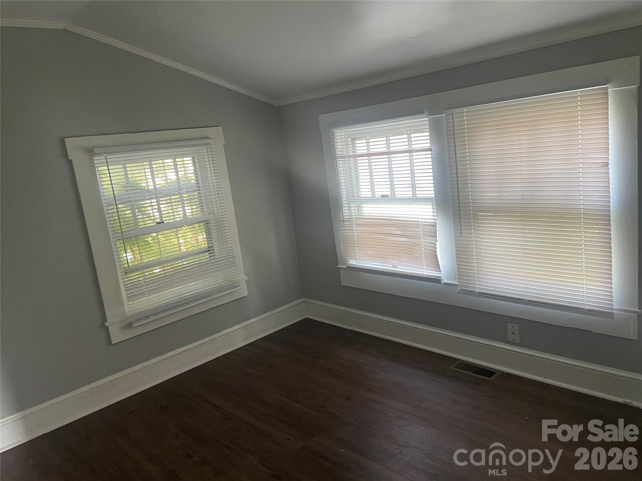 1235 Freeman Avenue Property Photo 13