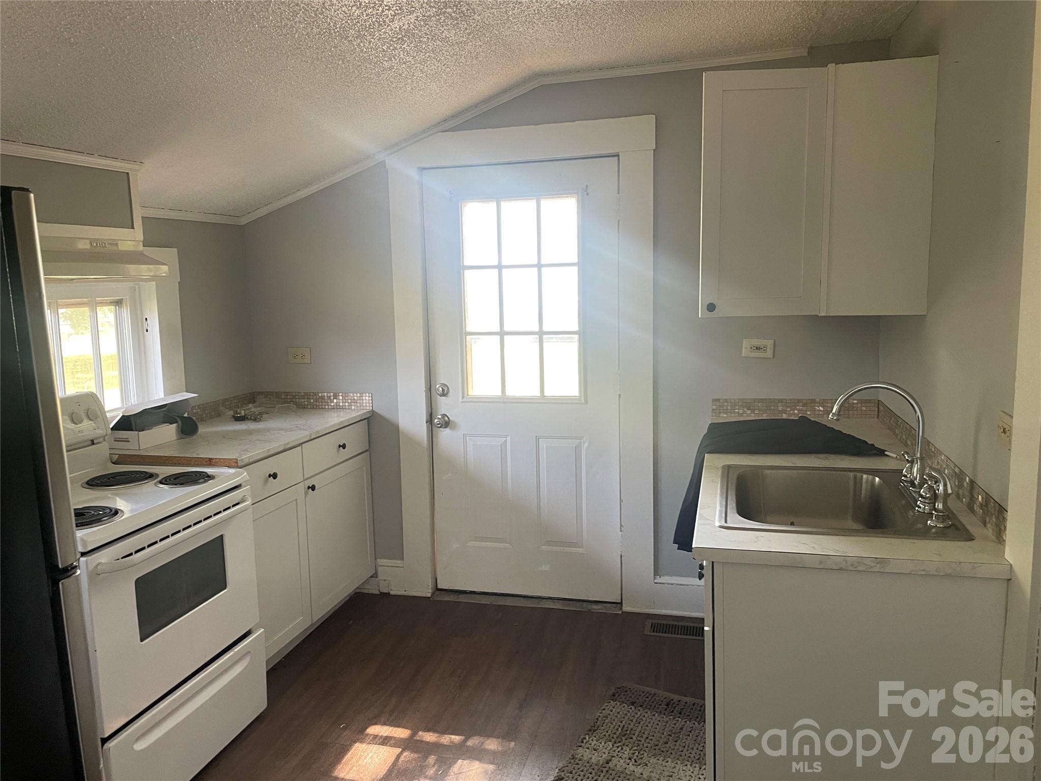 1235 Freeman Avenue Property Photo 14