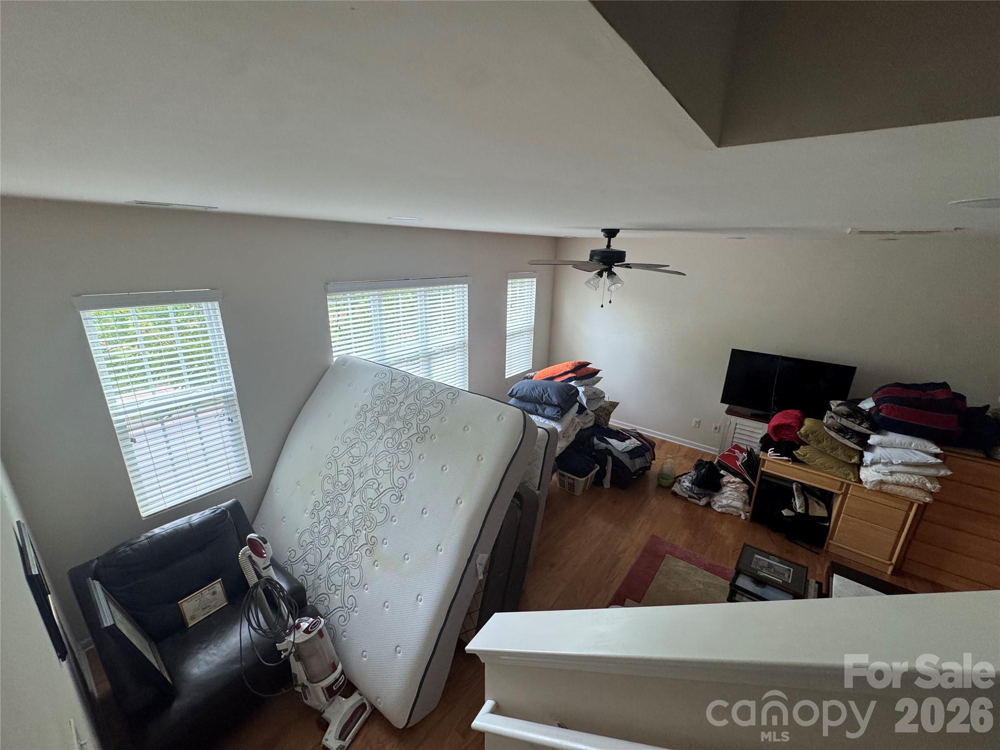 19010 Lake Breeze Drive Property Photo 12