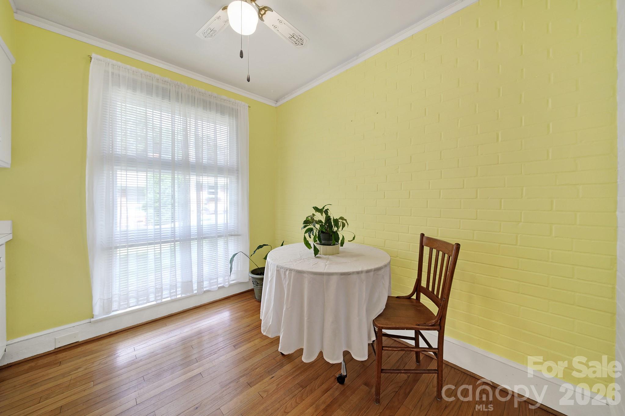 4511 Woodlark Lane Property Photo 8
