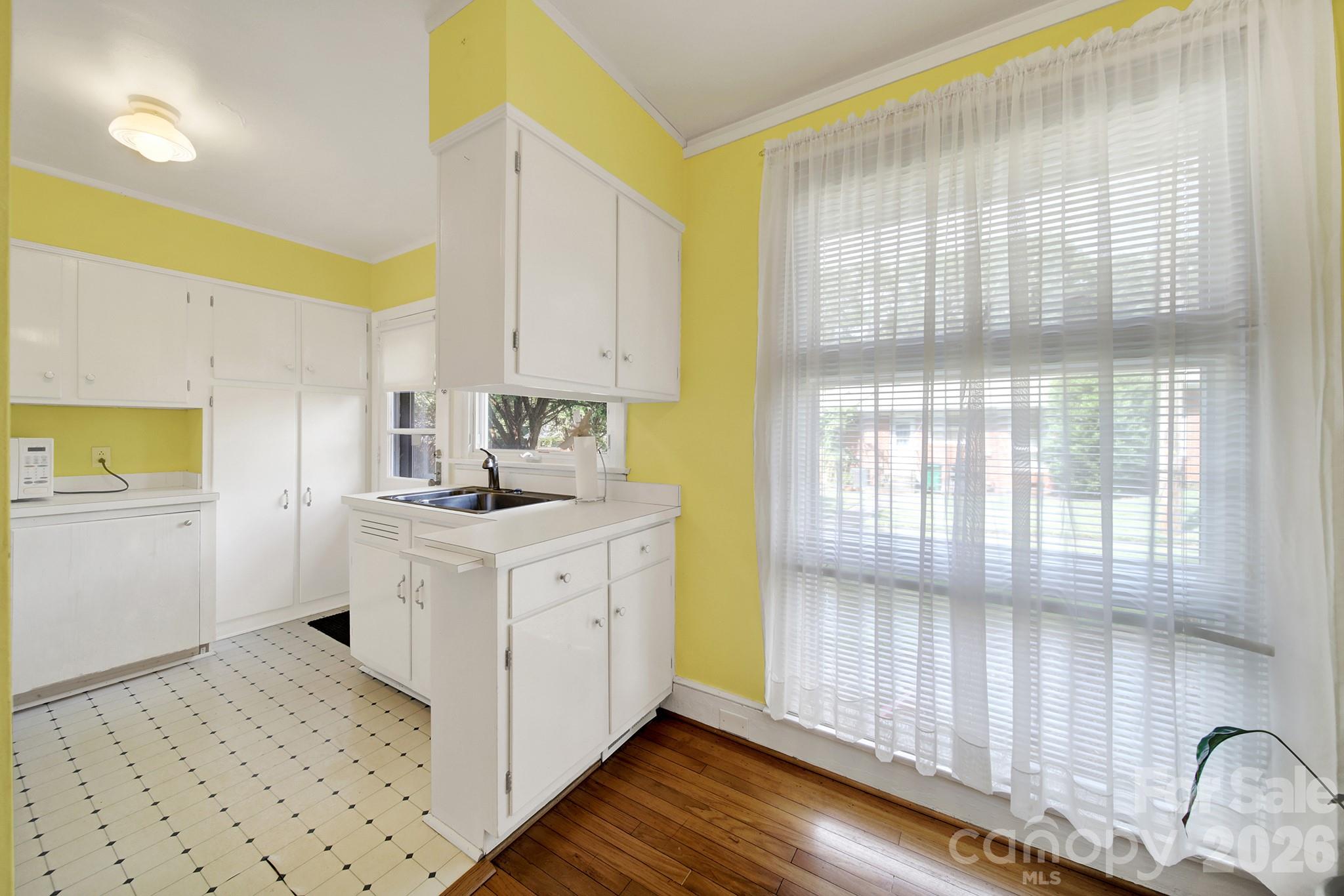 4511 Woodlark Lane Property Photo 12