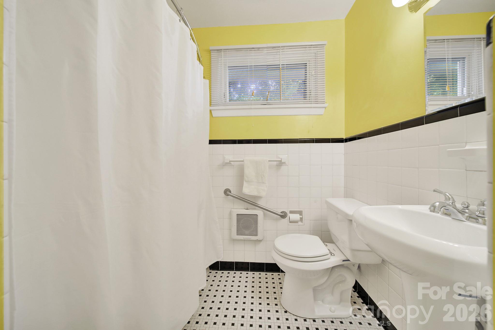4511 Woodlark Lane Property Photo 14