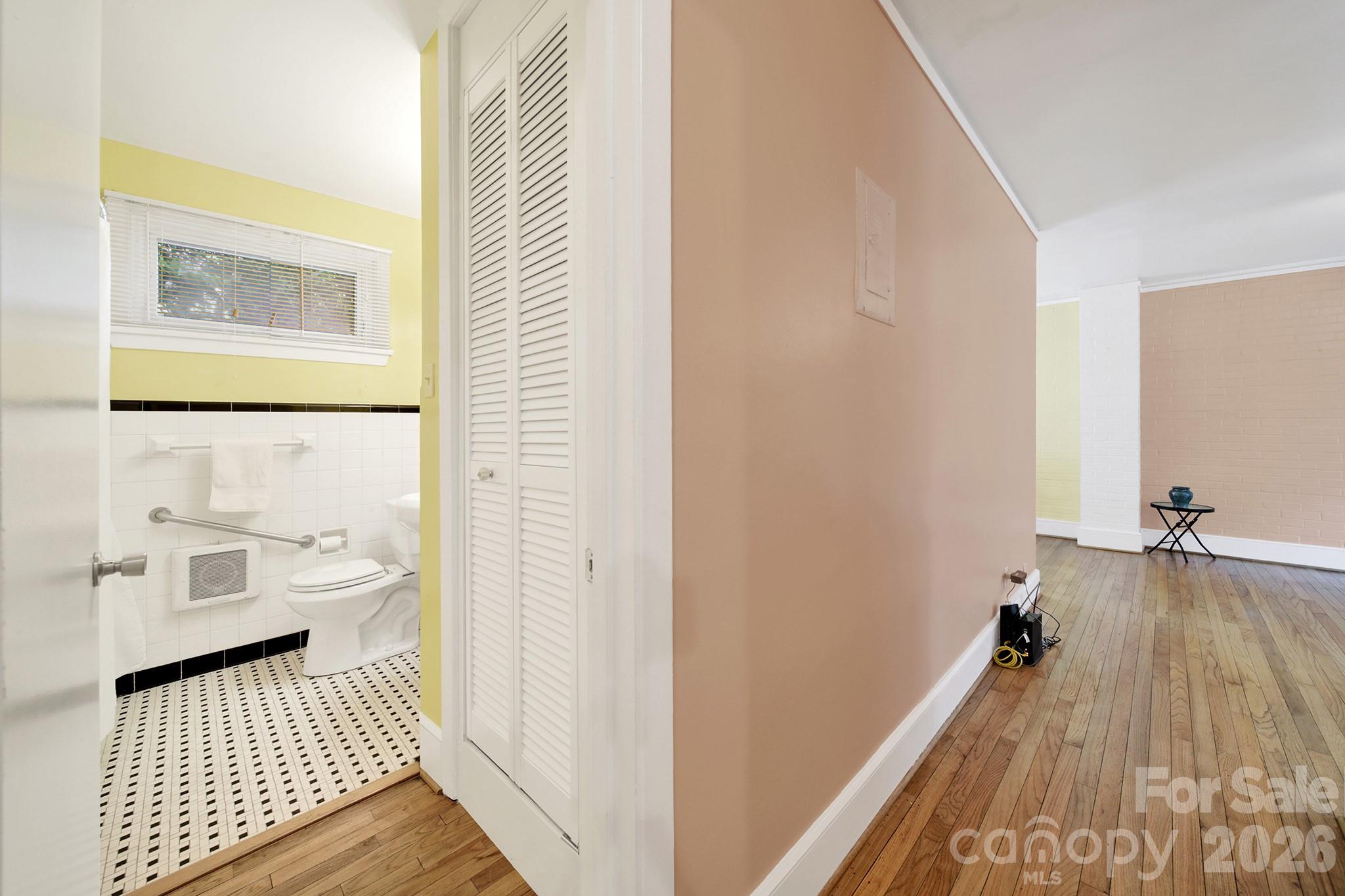 4511 Woodlark Lane Property Photo 15