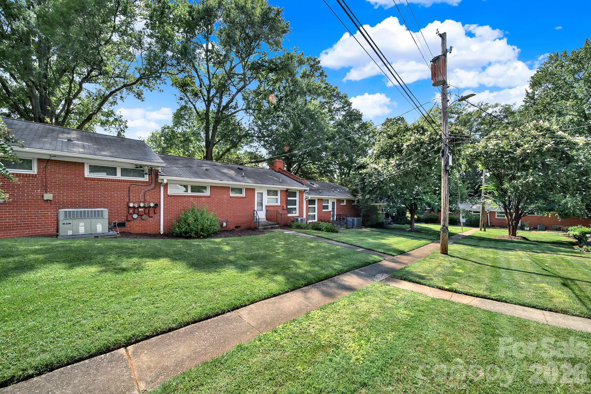 4511 Woodlark Lane Property Photo 22