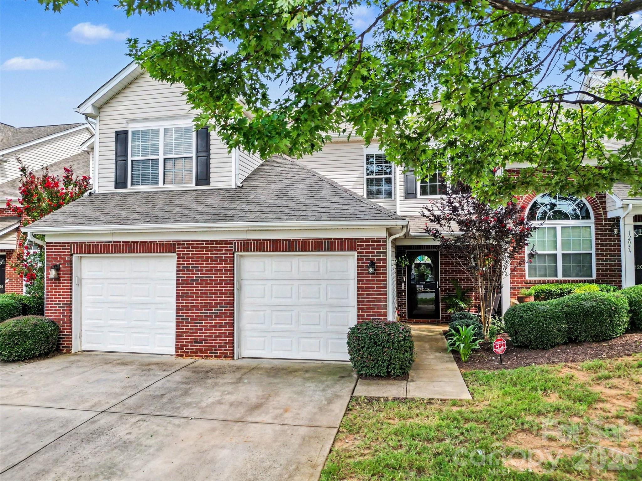 12058 Stratfield Place Circle Property Photo 1