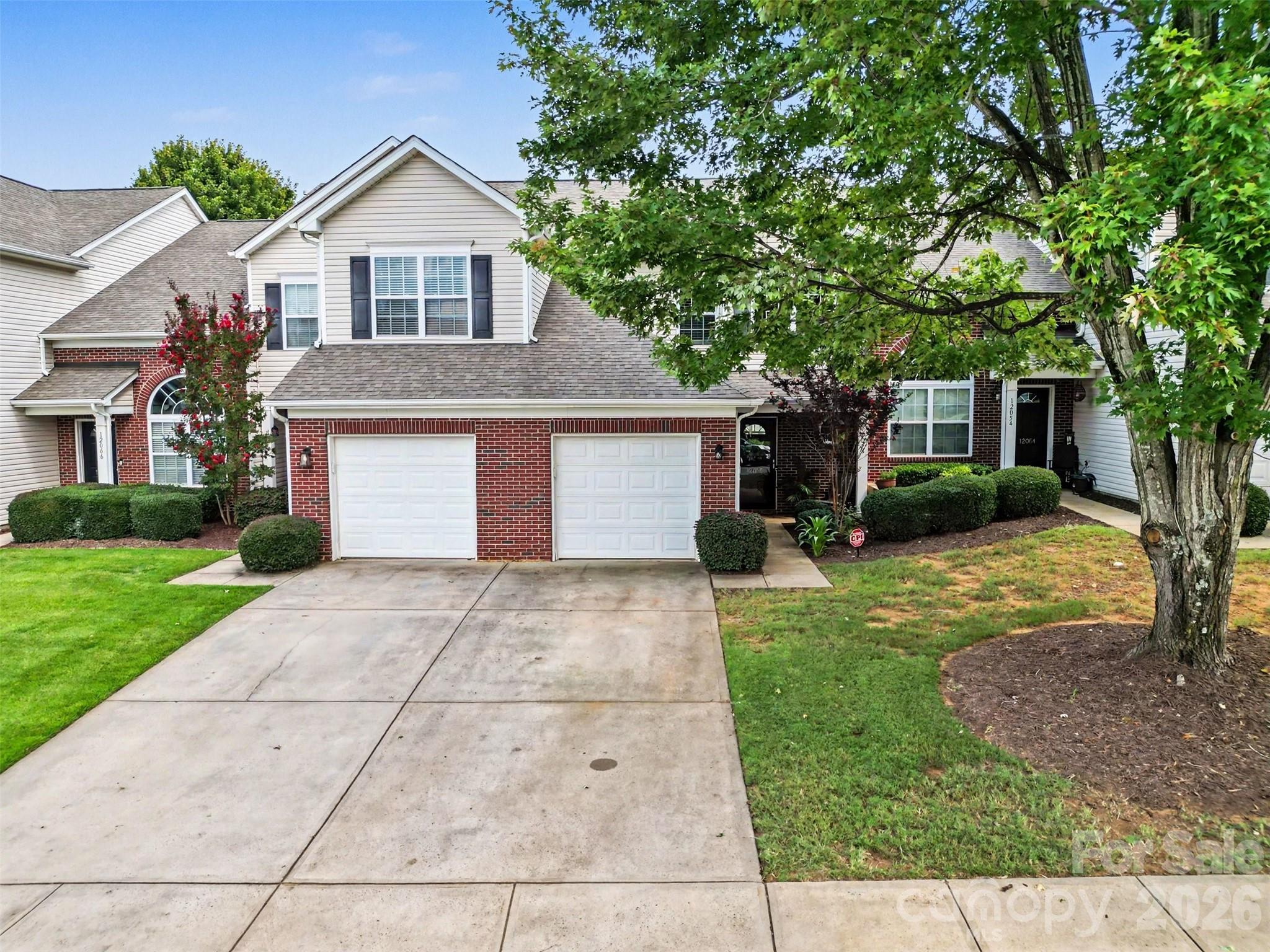 12058 Stratfield Place Circle Property Photo 2