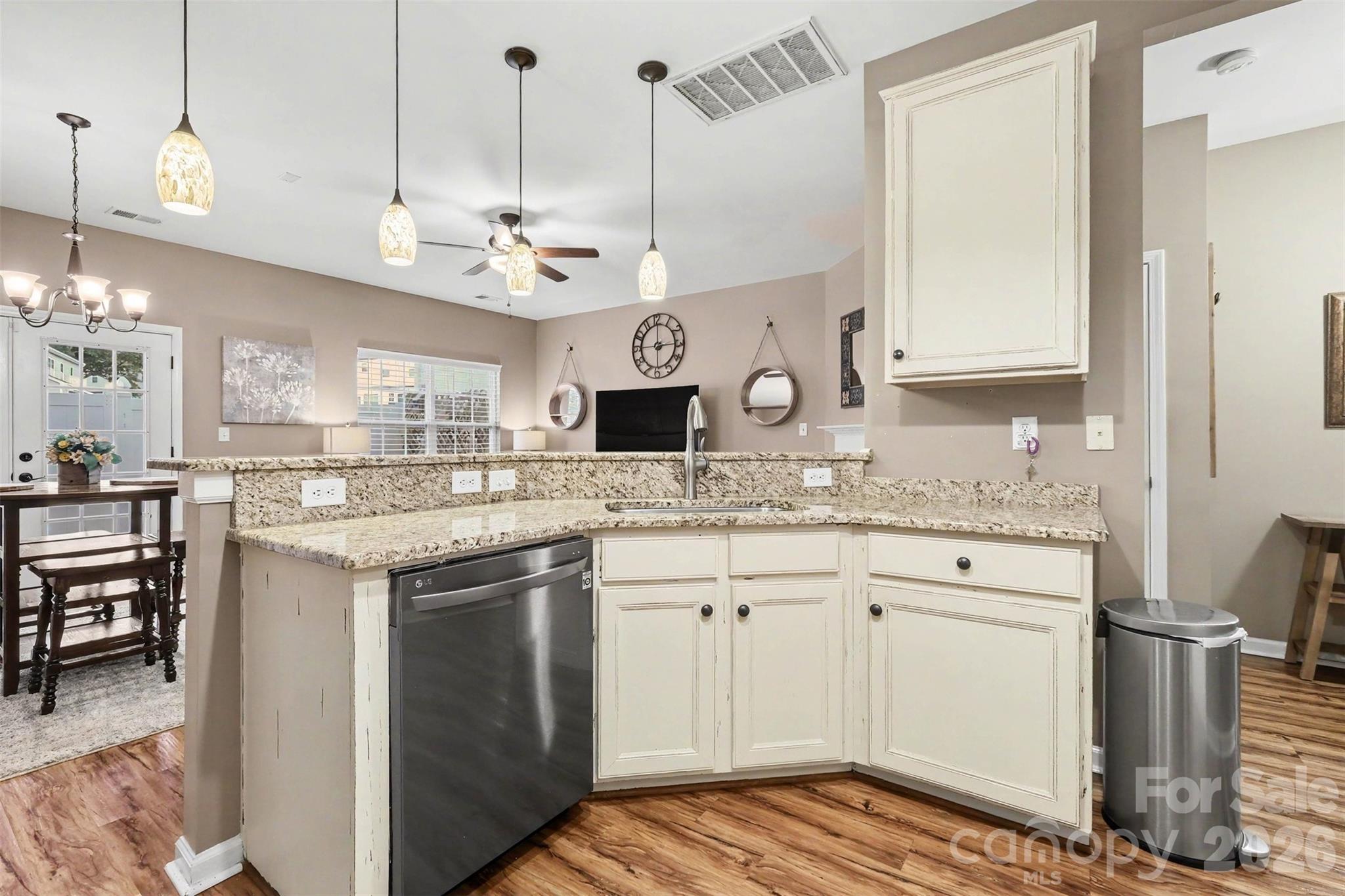 12058 Stratfield Place Circle Property Photo 17