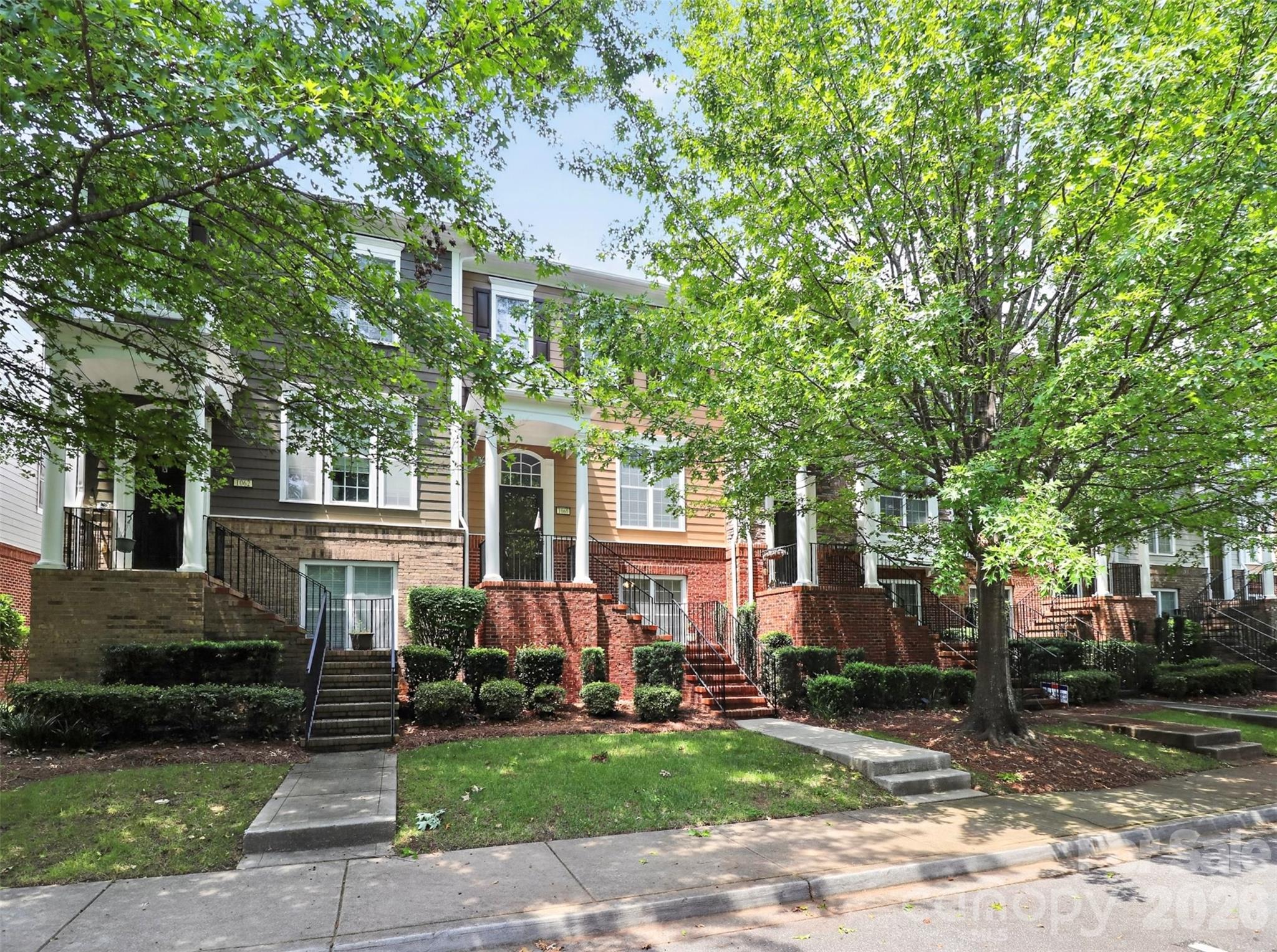 1060 Drayton Court Property Photo 1