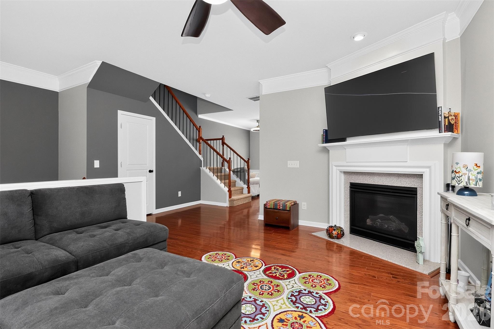 1060 Drayton Court Property Photo 8