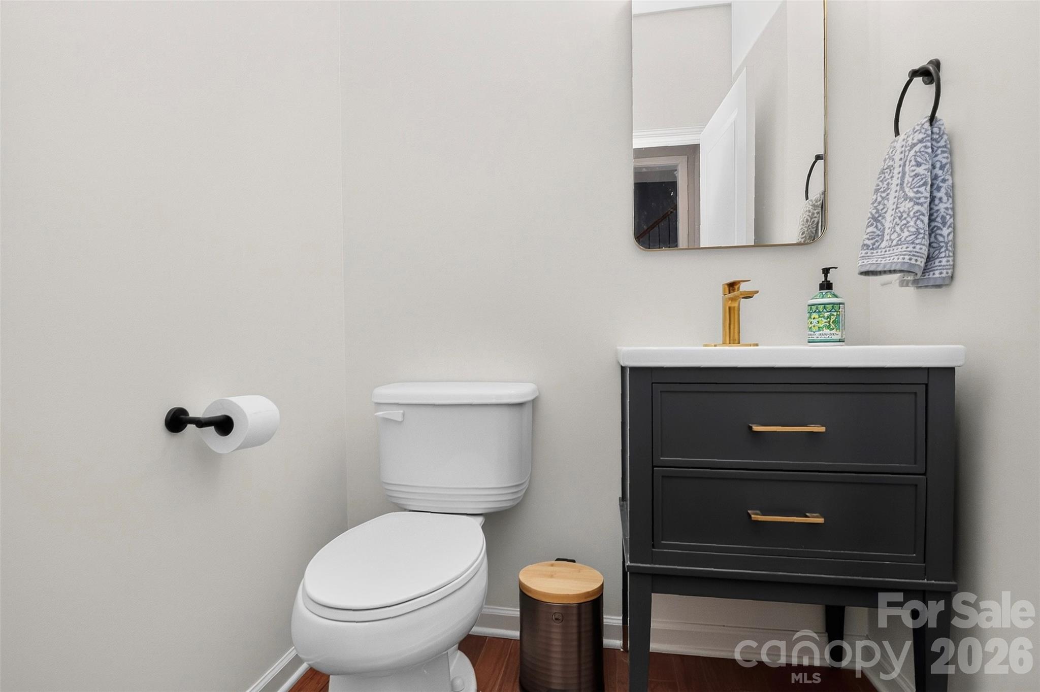 1060 Drayton Court Property Photo 10