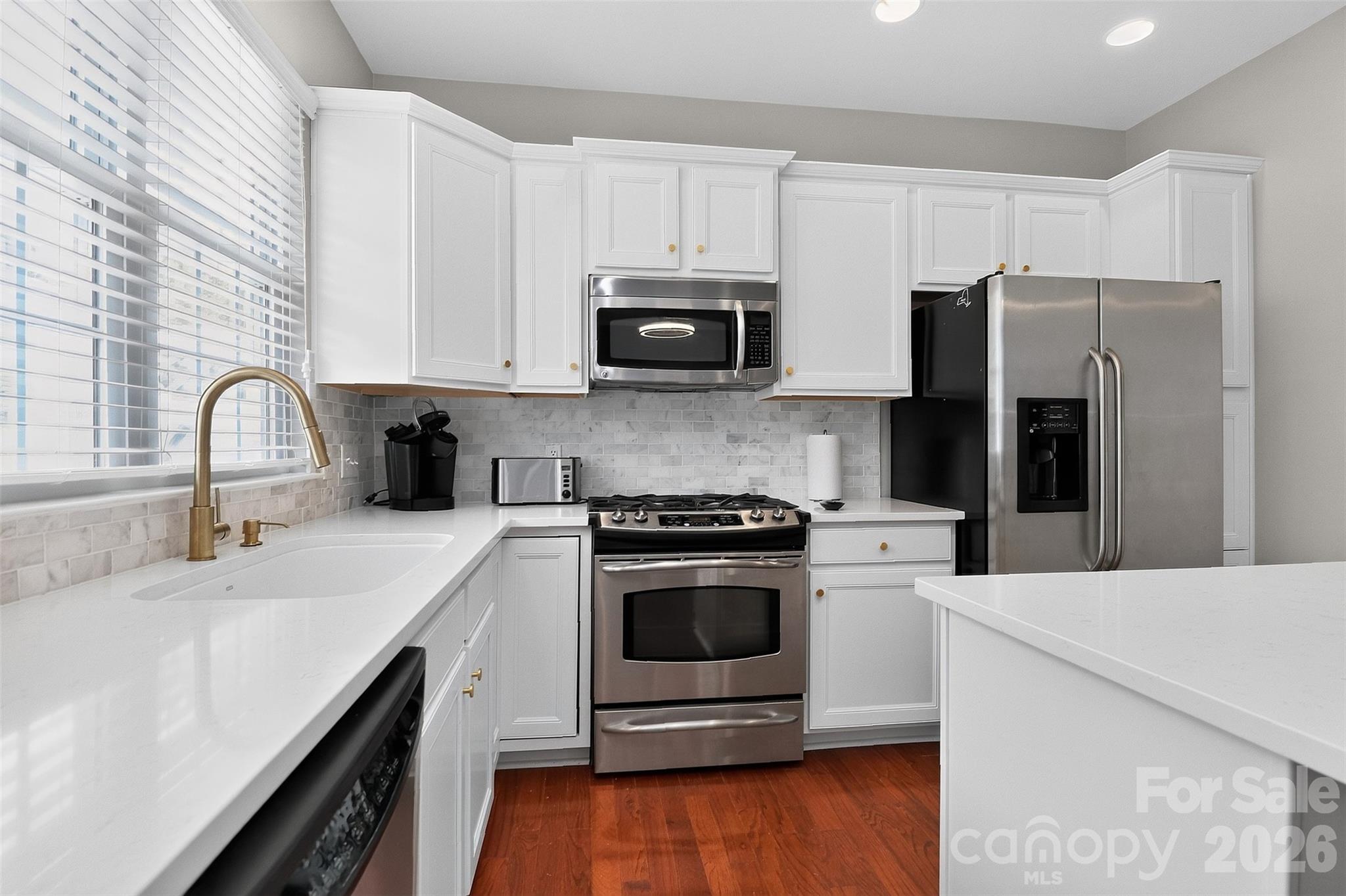 1060 Drayton Court Property Photo 14