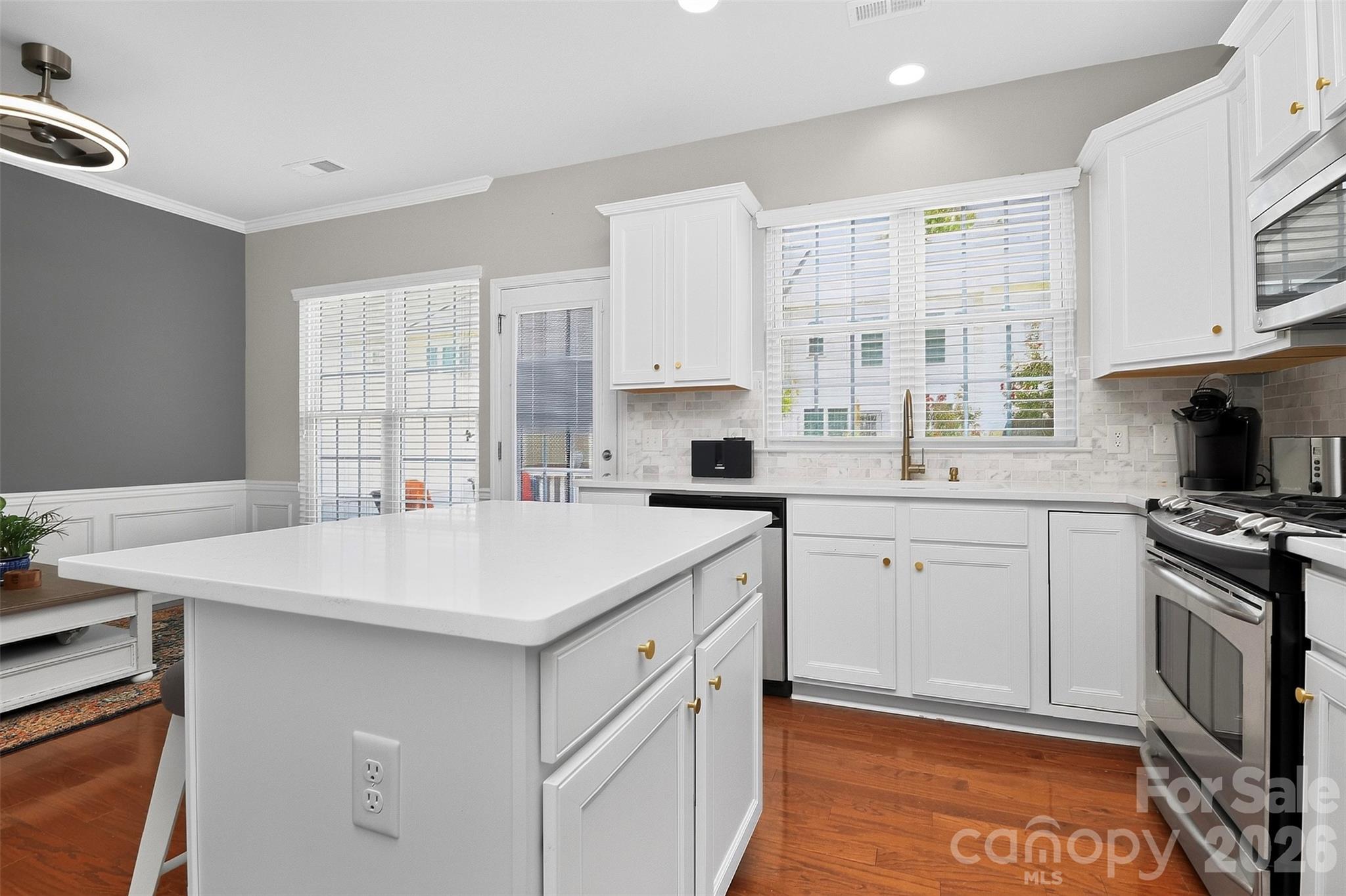 1060 Drayton Court Property Photo 16