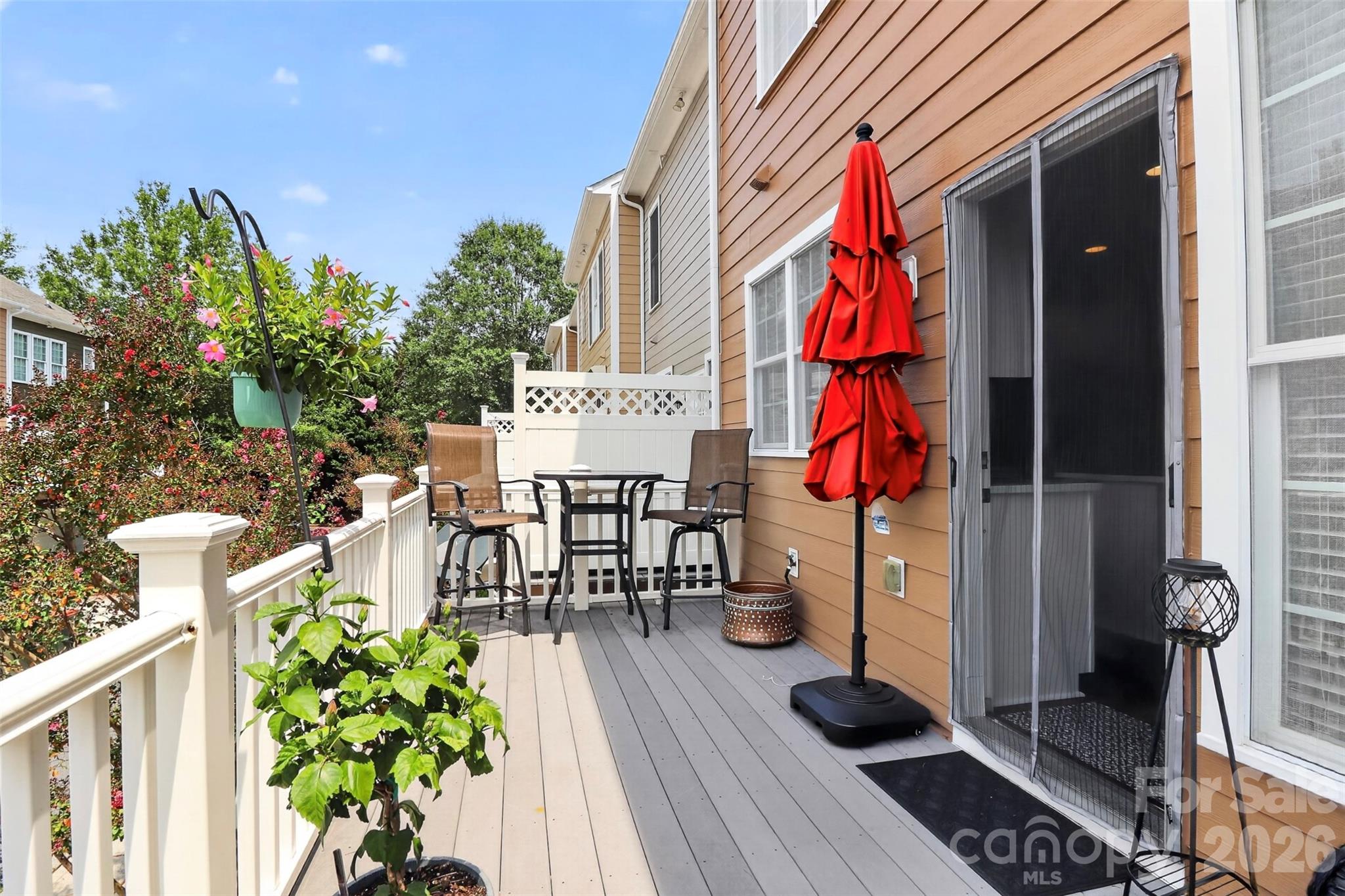 1060 Drayton Court Property Photo 24