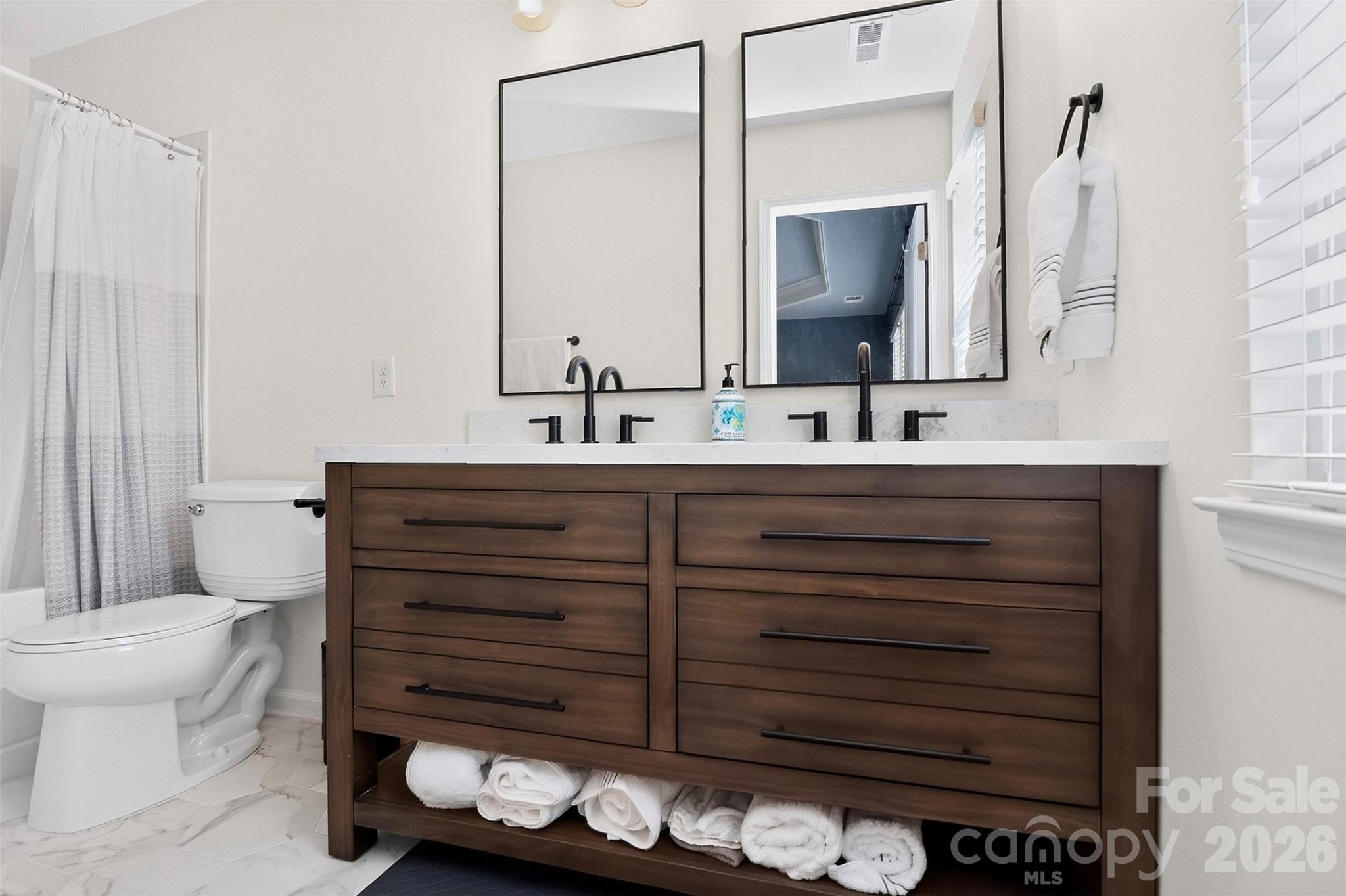 1060 Drayton Court Property Photo 28