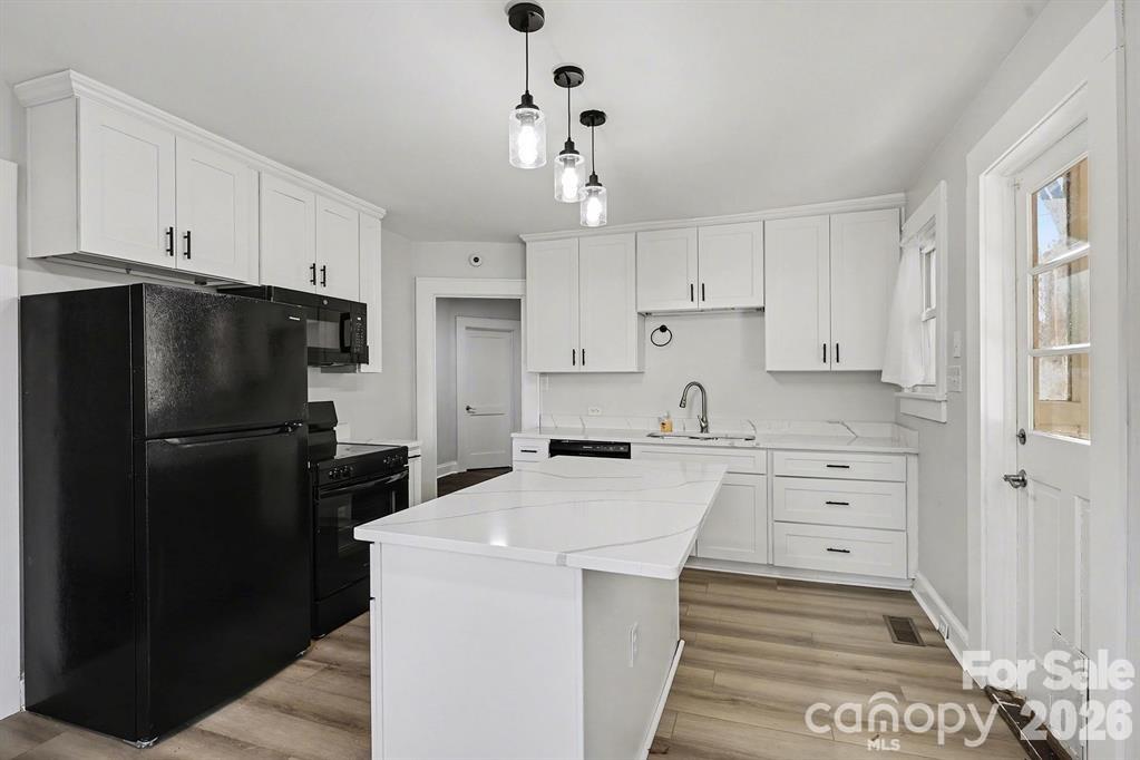 225 Valley View Place Property Photo 3