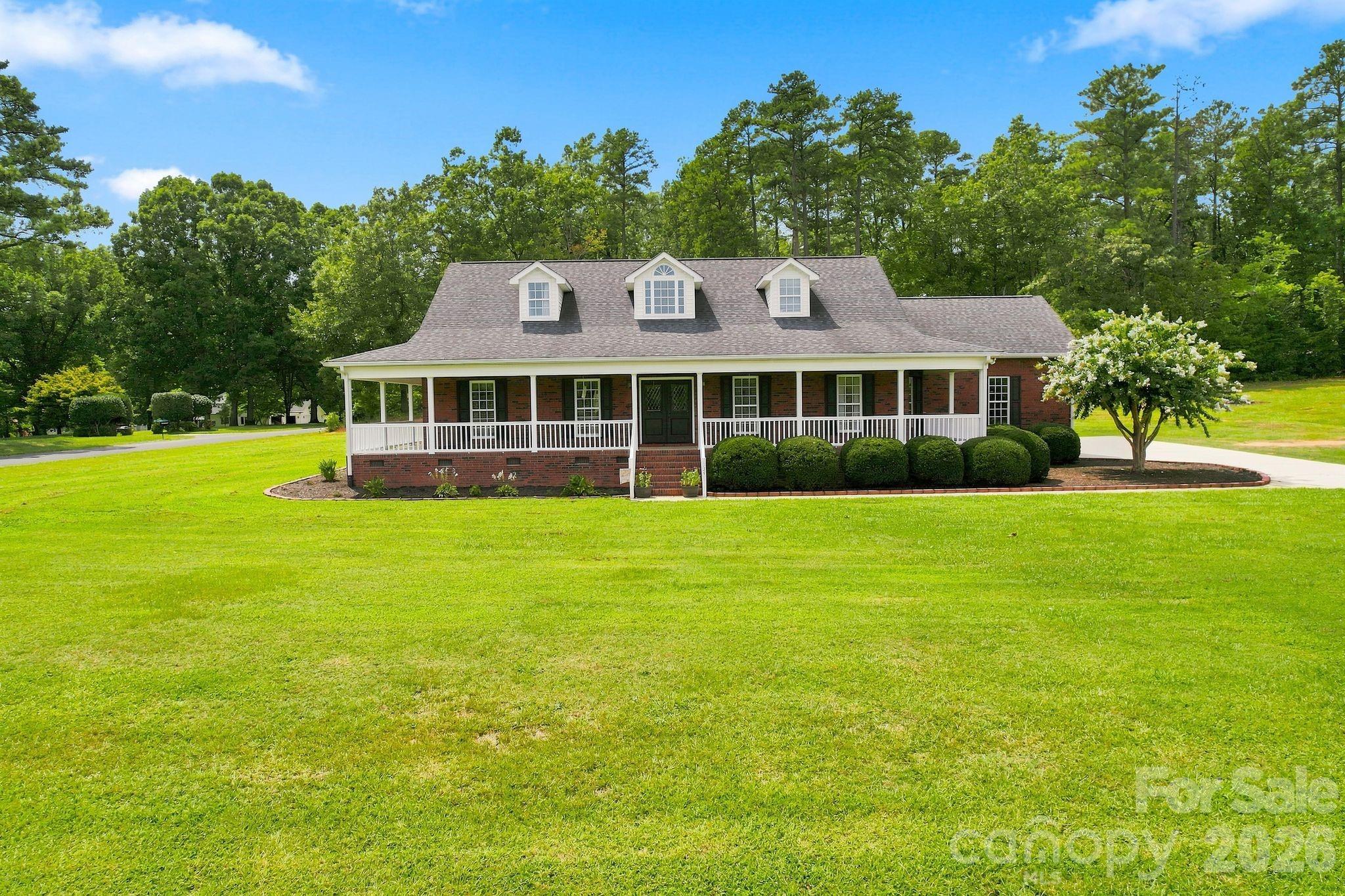 1134 Oakwood Drive Property Photo 1
