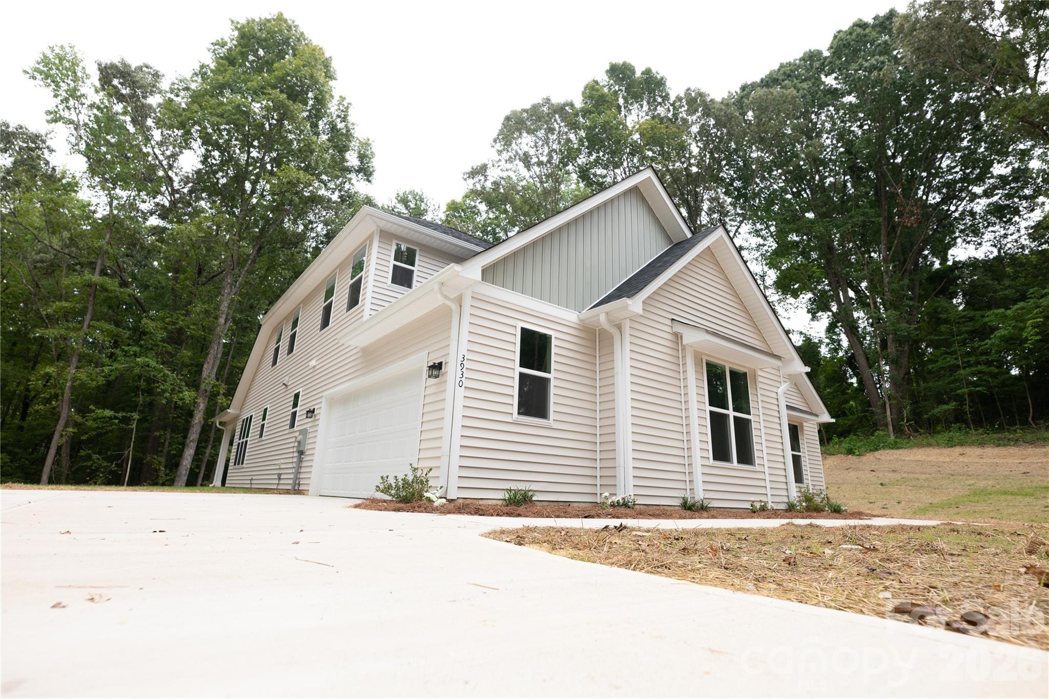 3930 Sunset Valley Drive Property Photo 3