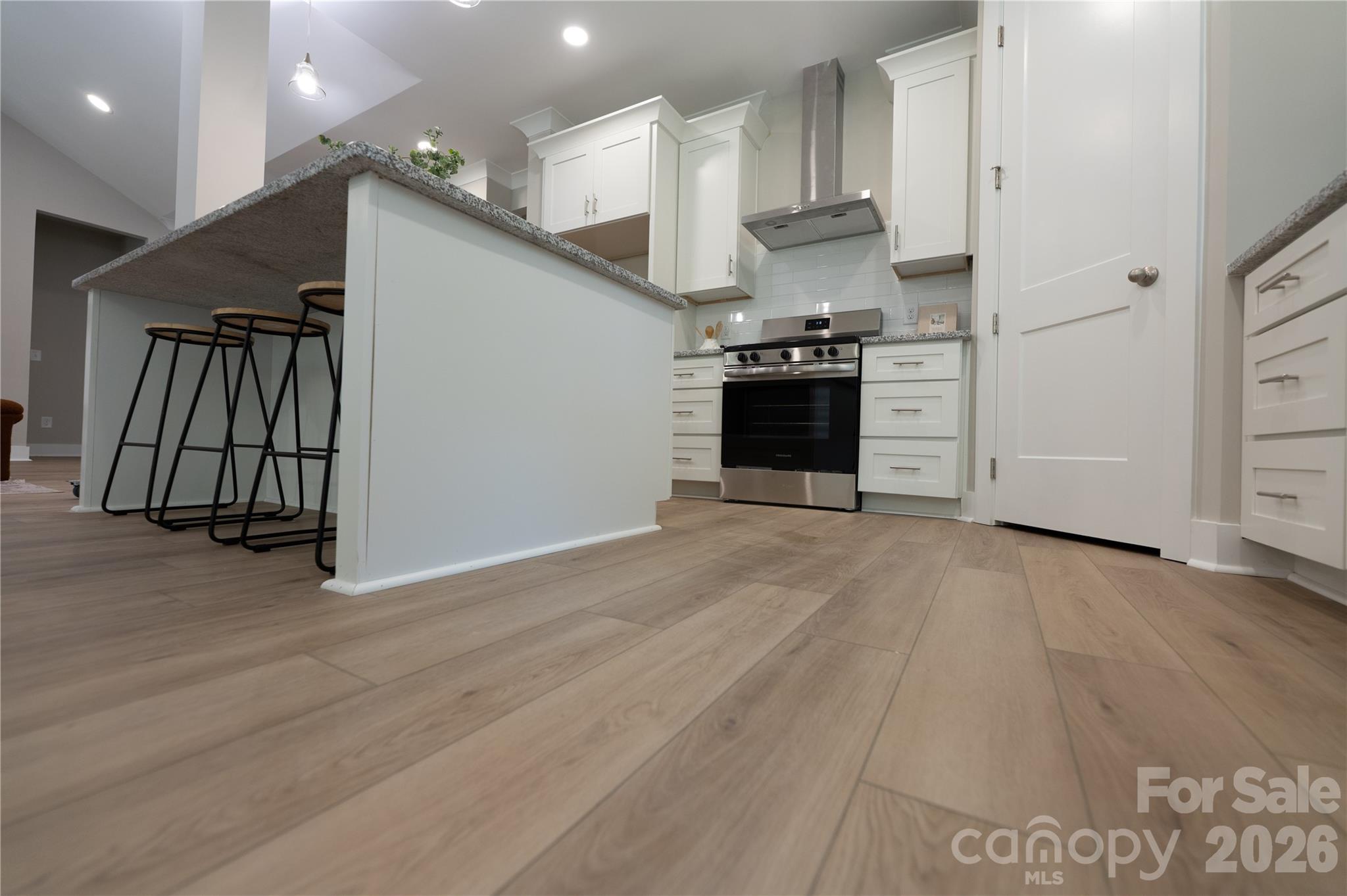 3930 Sunset Valley Drive Property Photo 12