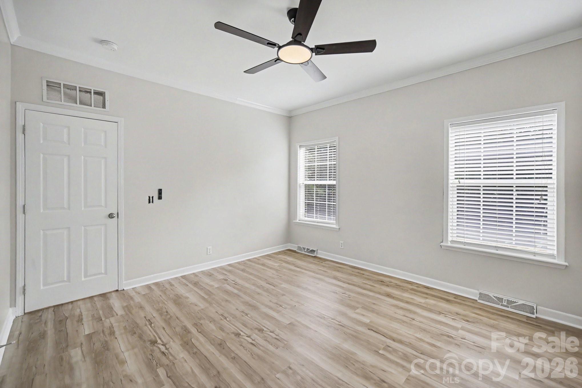 303 Hardin Circle Property Photo 7