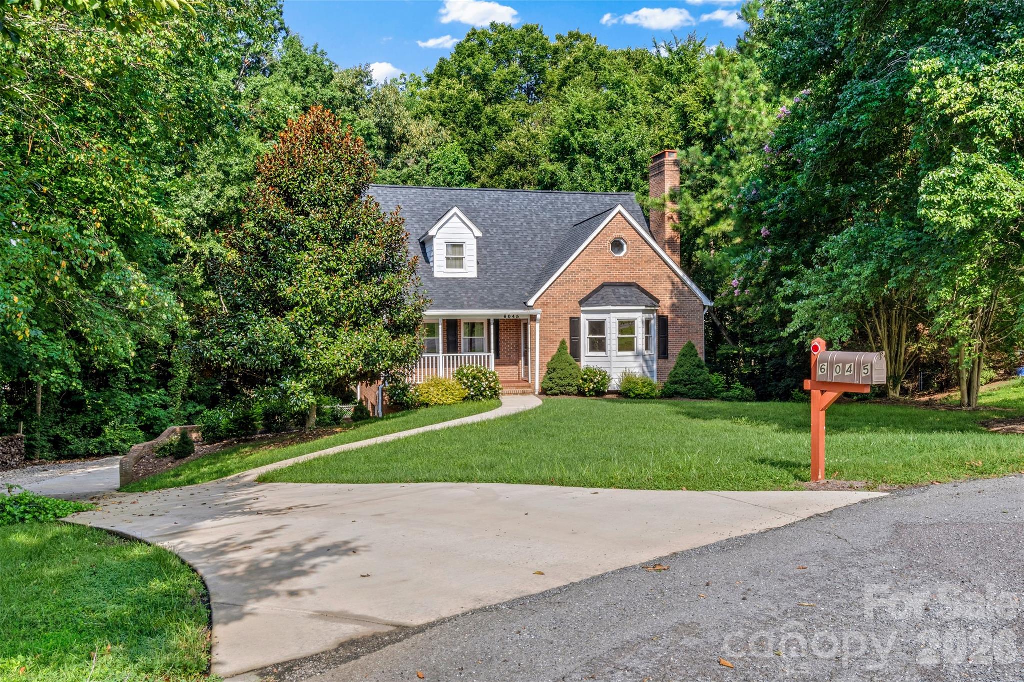 6045 Stone Bluff Drive Property Photo 3