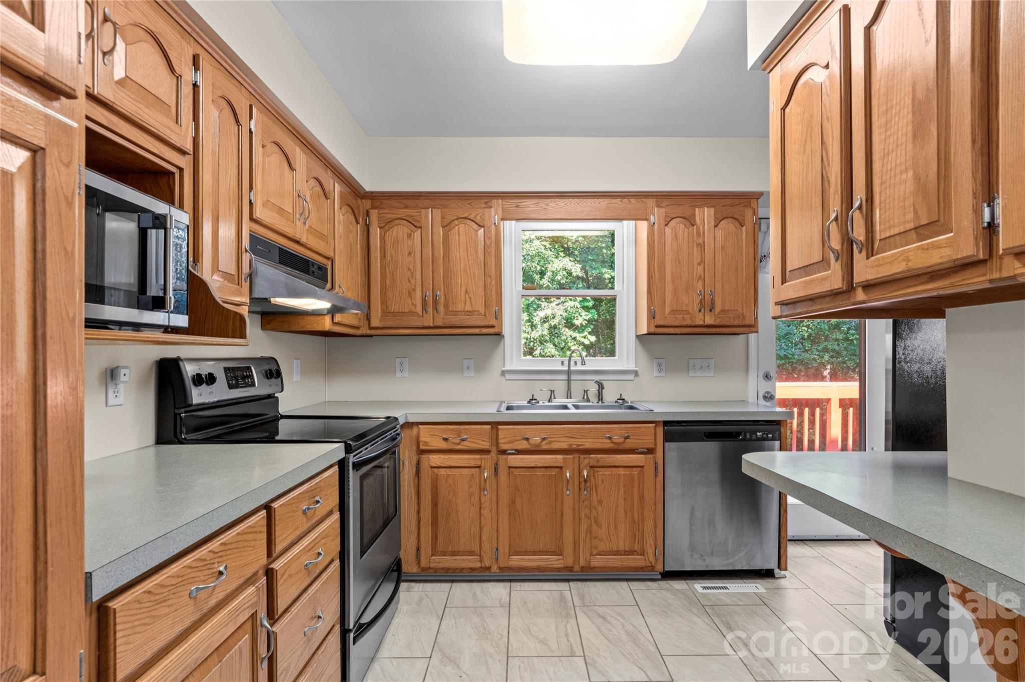 6045 Stone Bluff Drive Property Photo 17