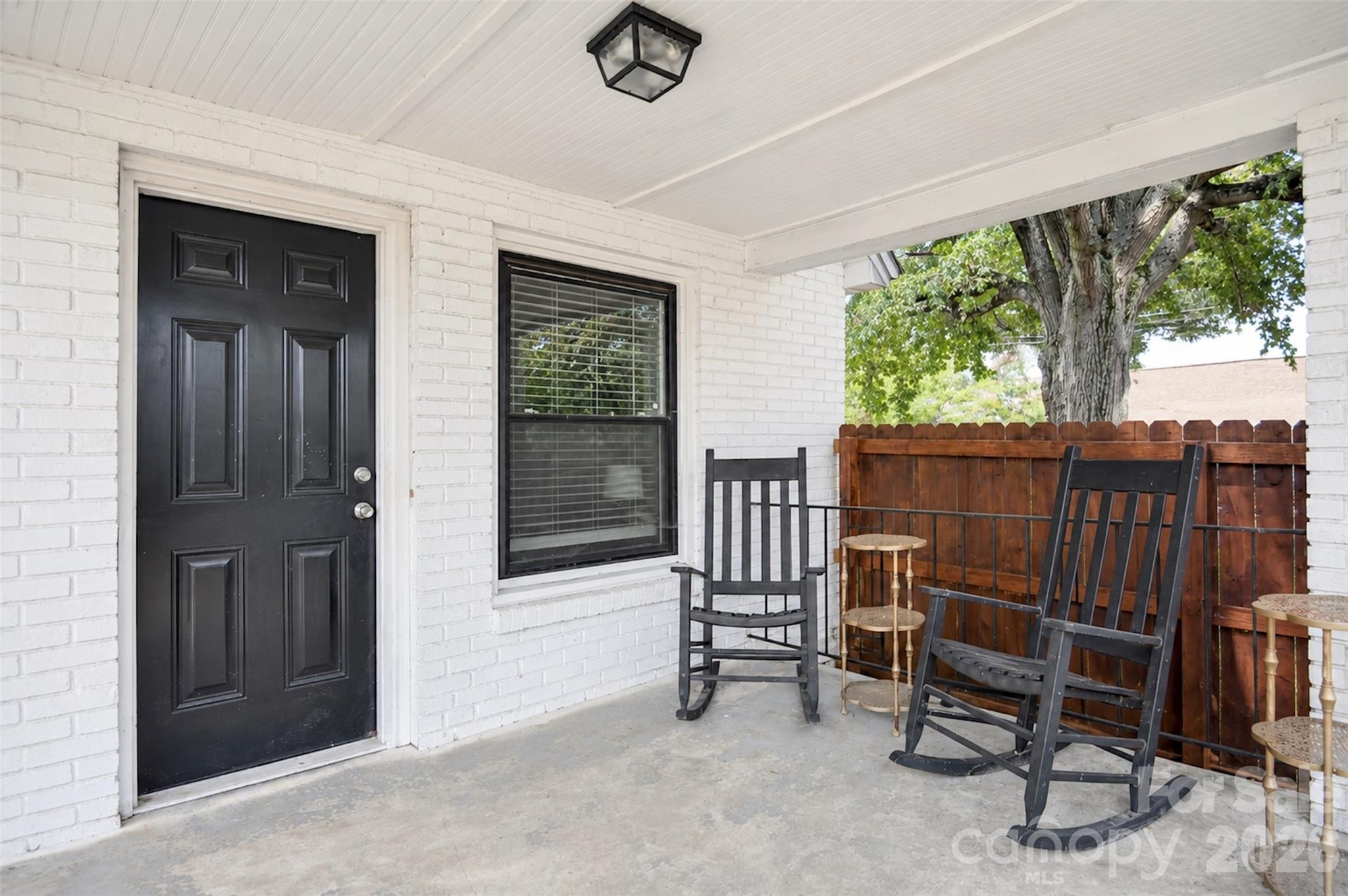 710 Sloop Avenue Property Photo 3