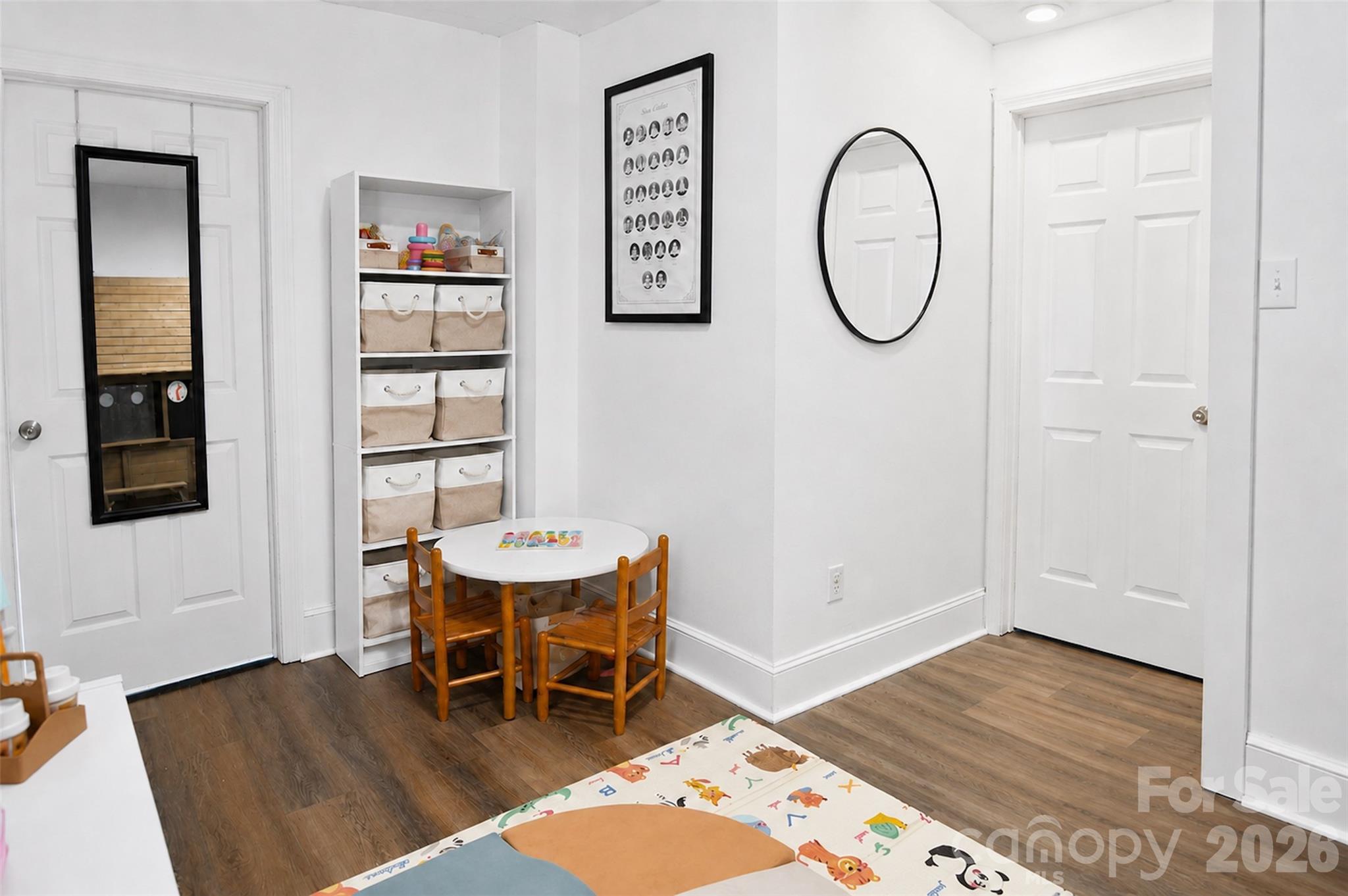710 Sloop Avenue Property Photo 16