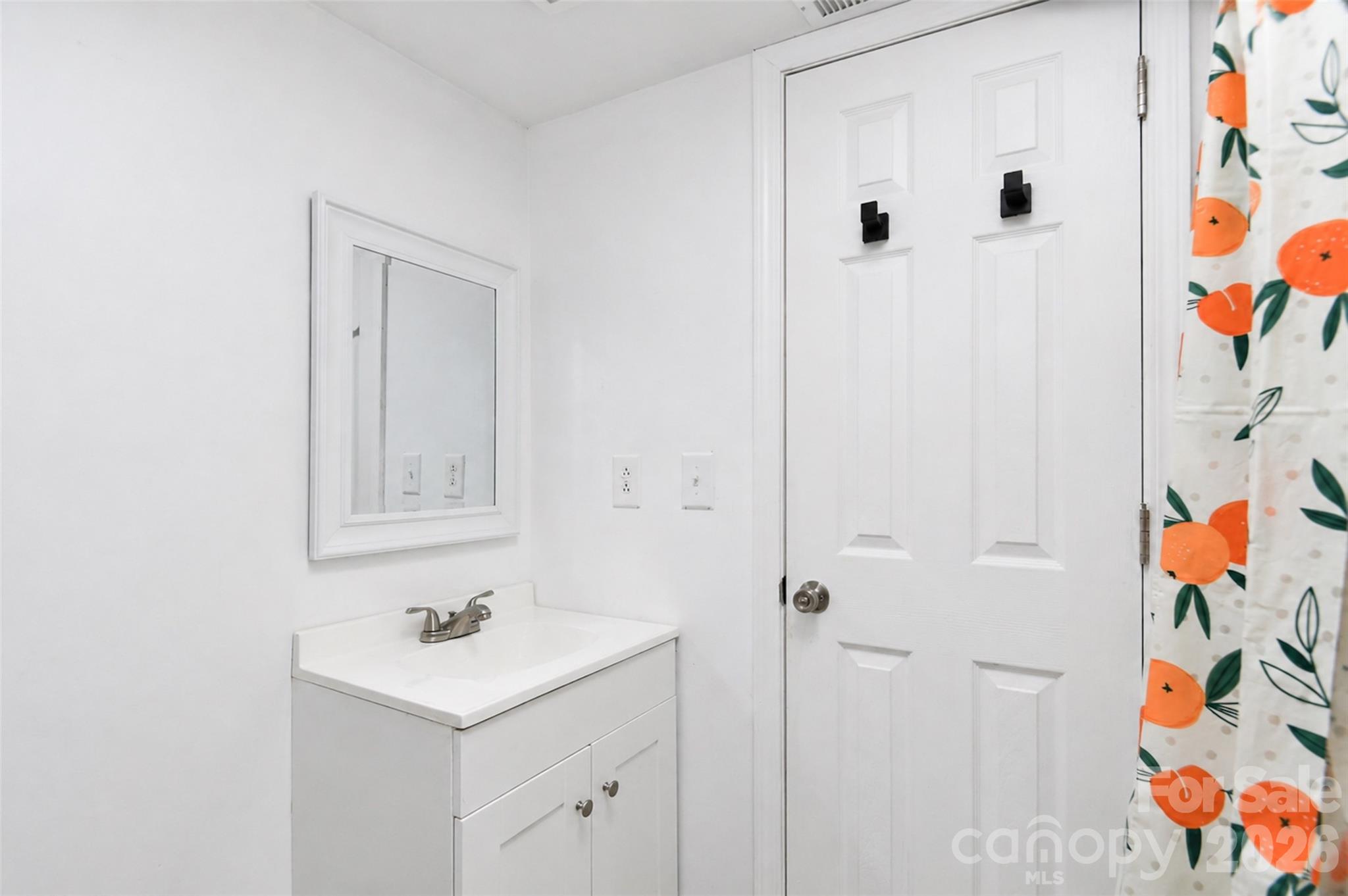 710 Sloop Avenue Property Photo 24