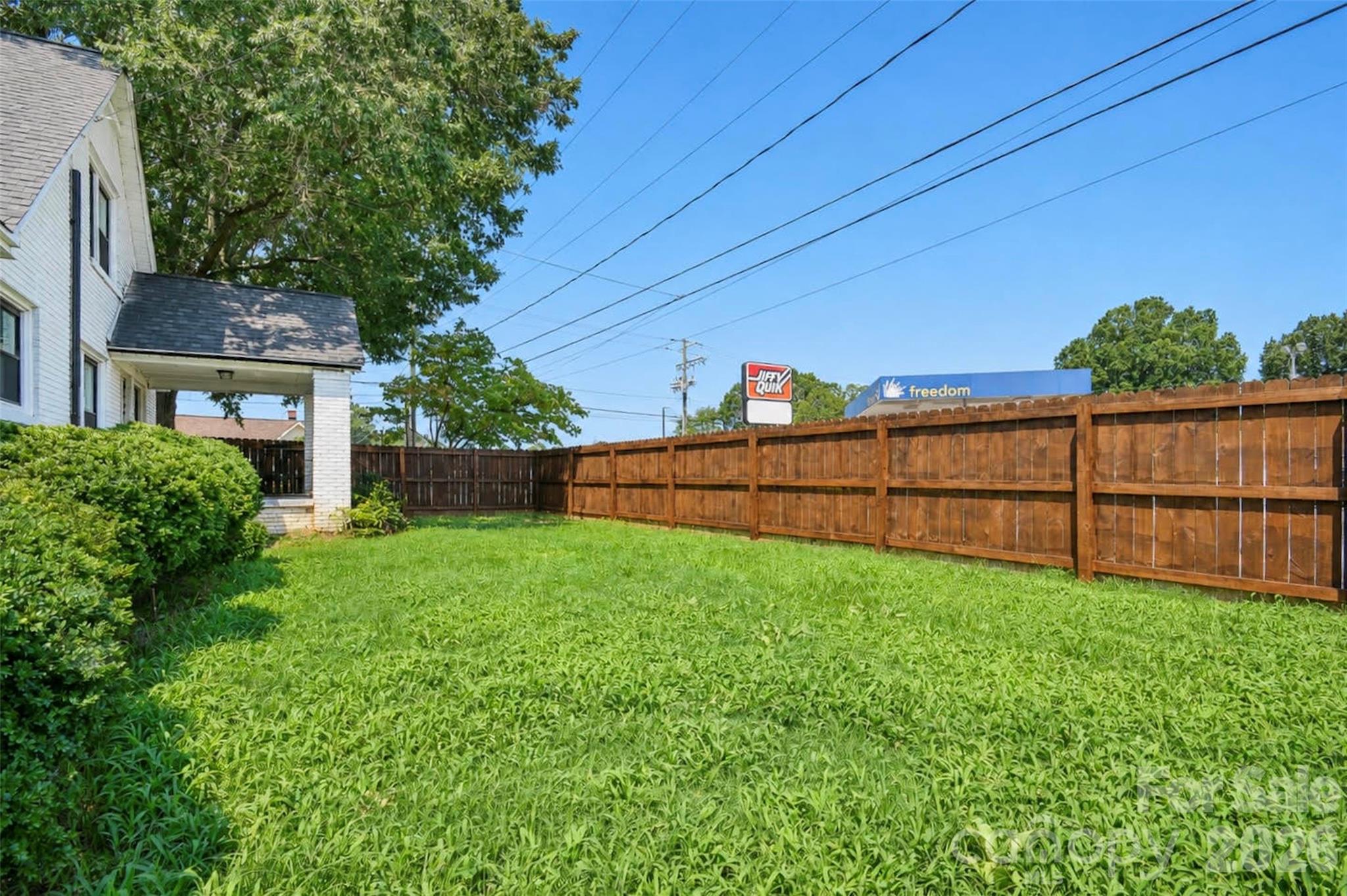 710 Sloop Avenue Property Photo 32