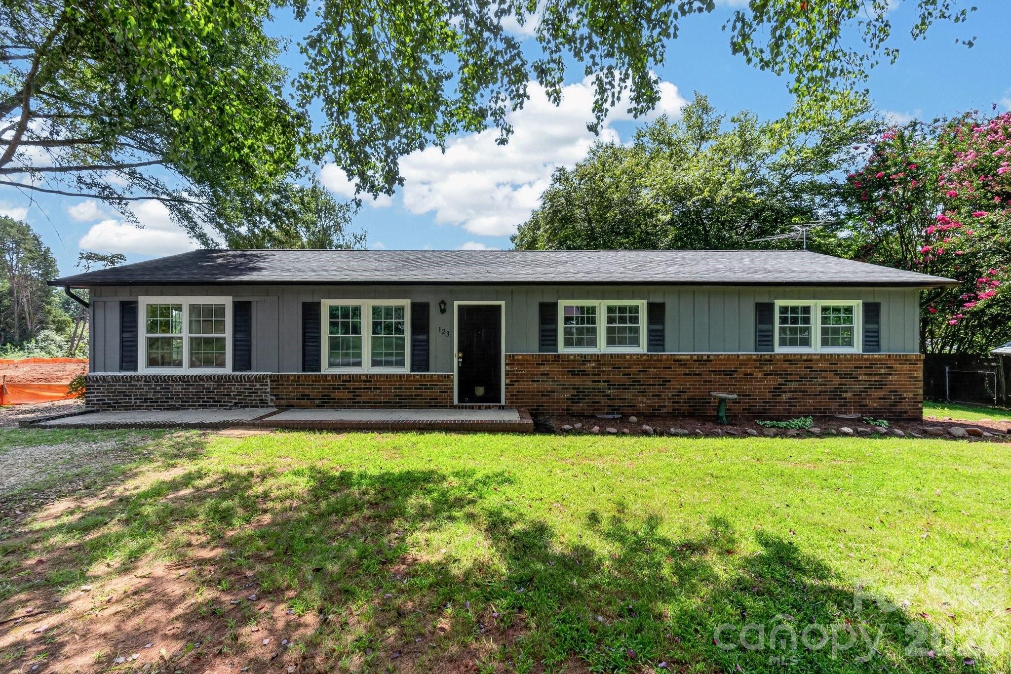 123 Robinette Lane Property Photo 1