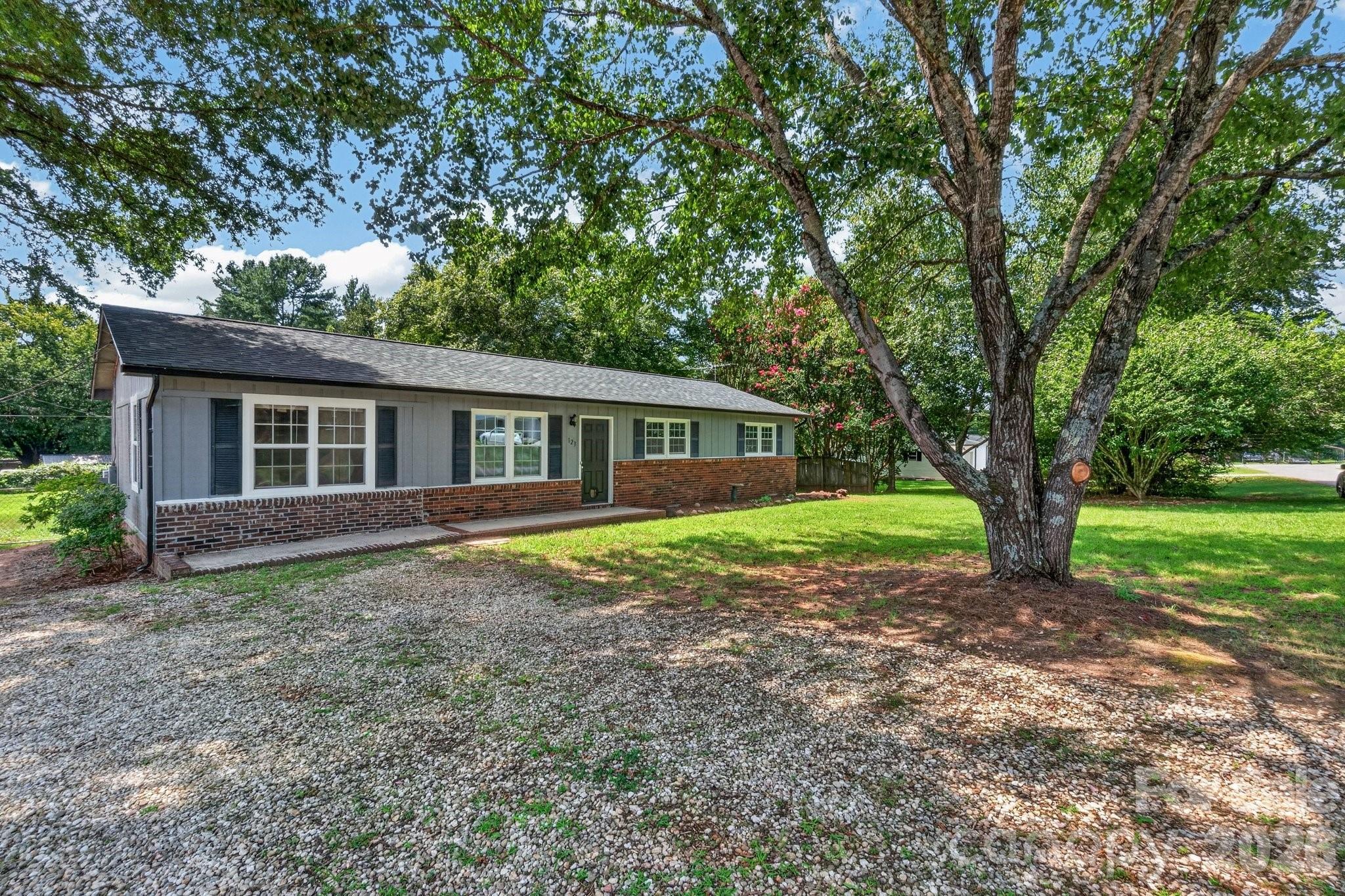 123 Robinette Lane Property Photo 3