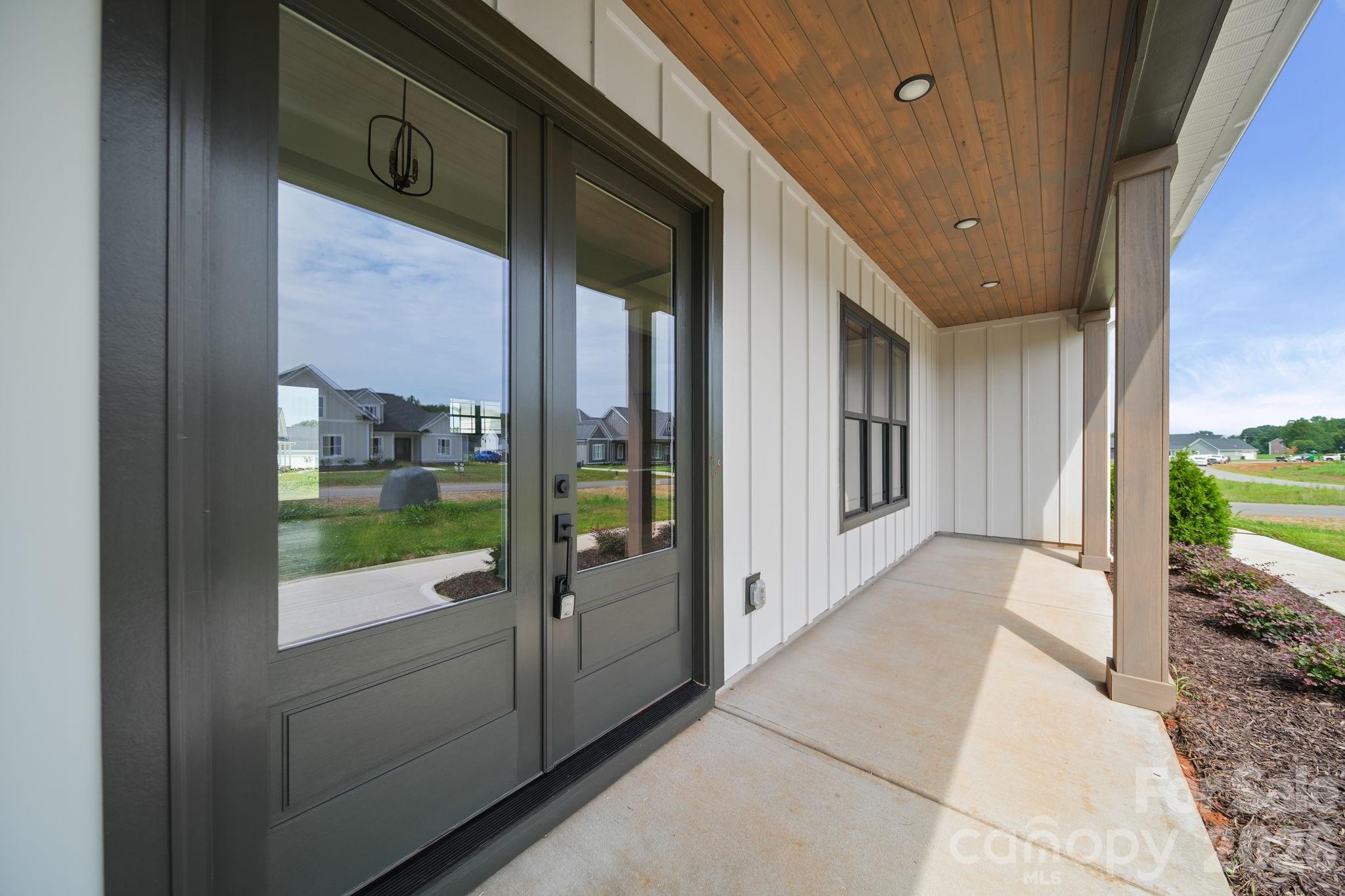 123 Trinity Court Property Photo 3