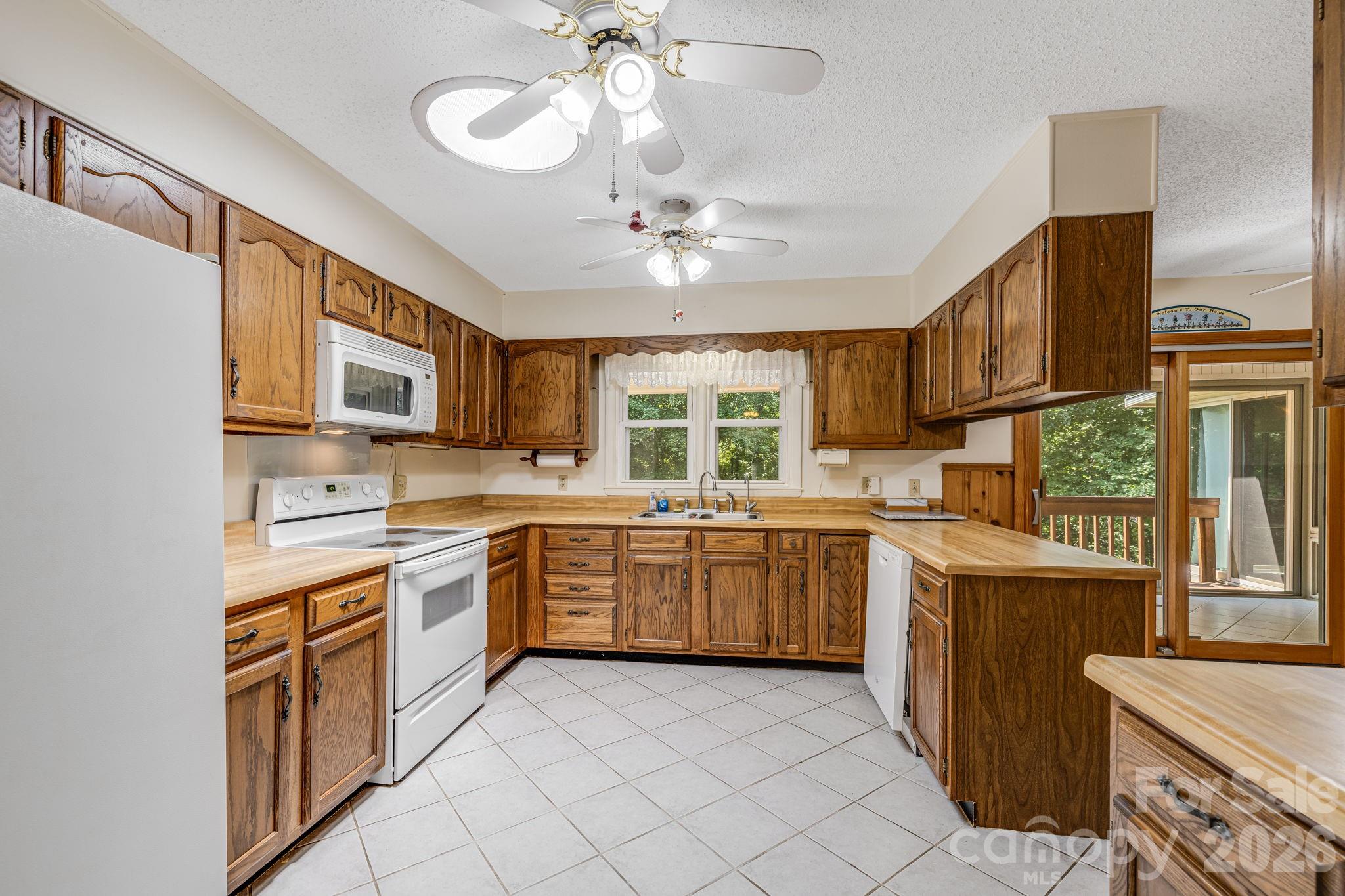 11 E Ridgeway Drive Property Photo 9