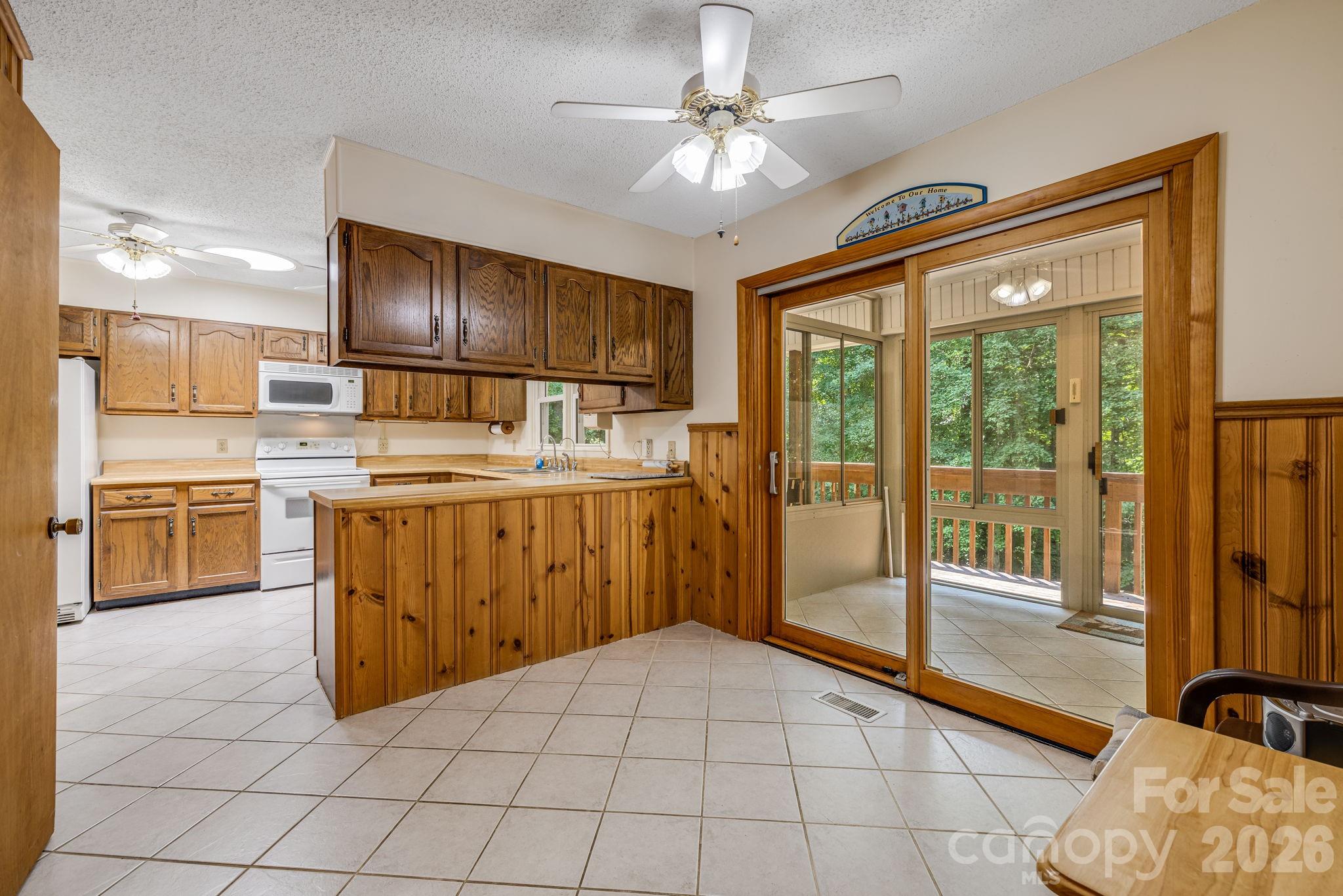11 E Ridgeway Drive Property Photo 10