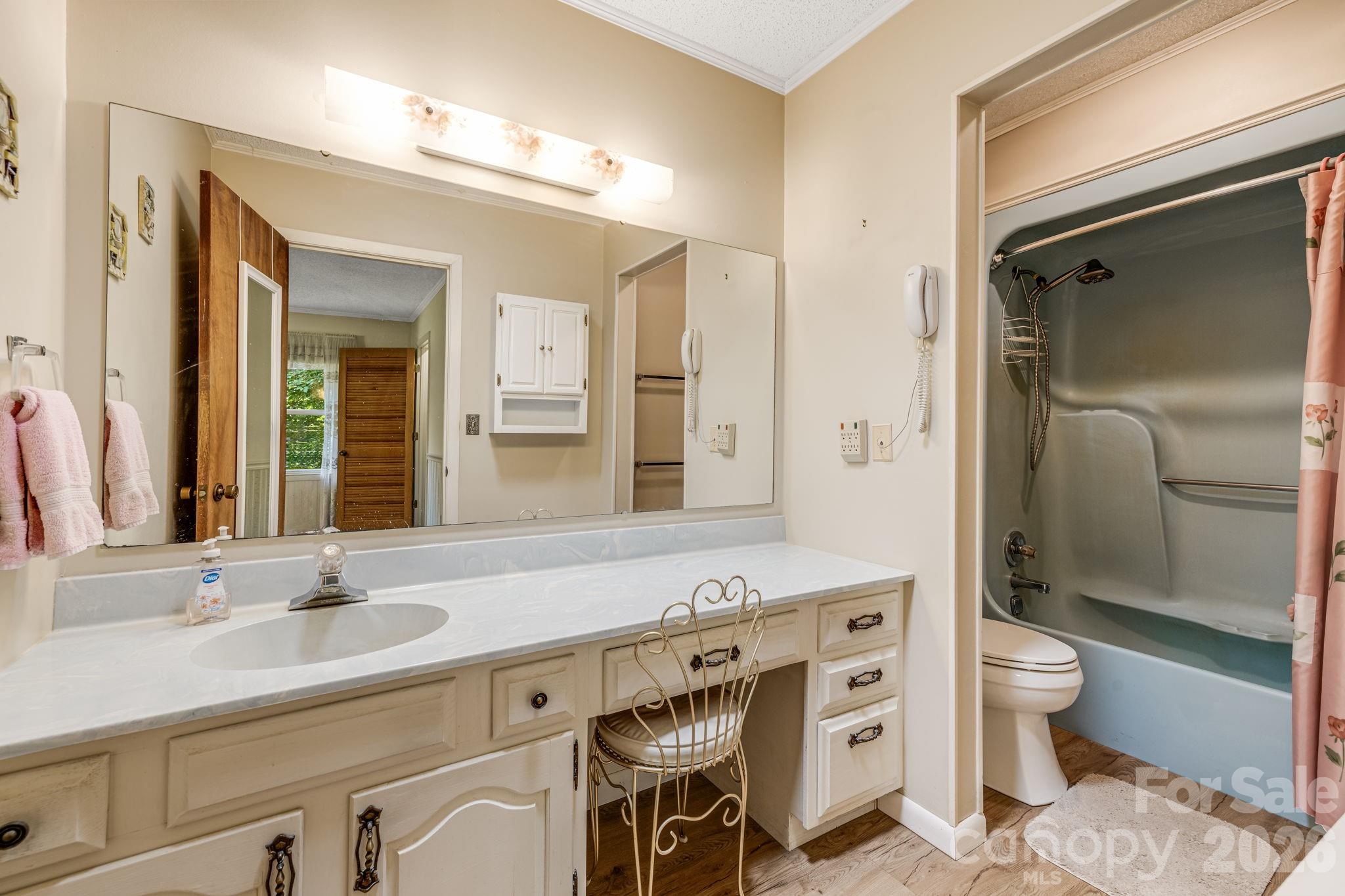 11 E Ridgeway Drive Property Photo 18