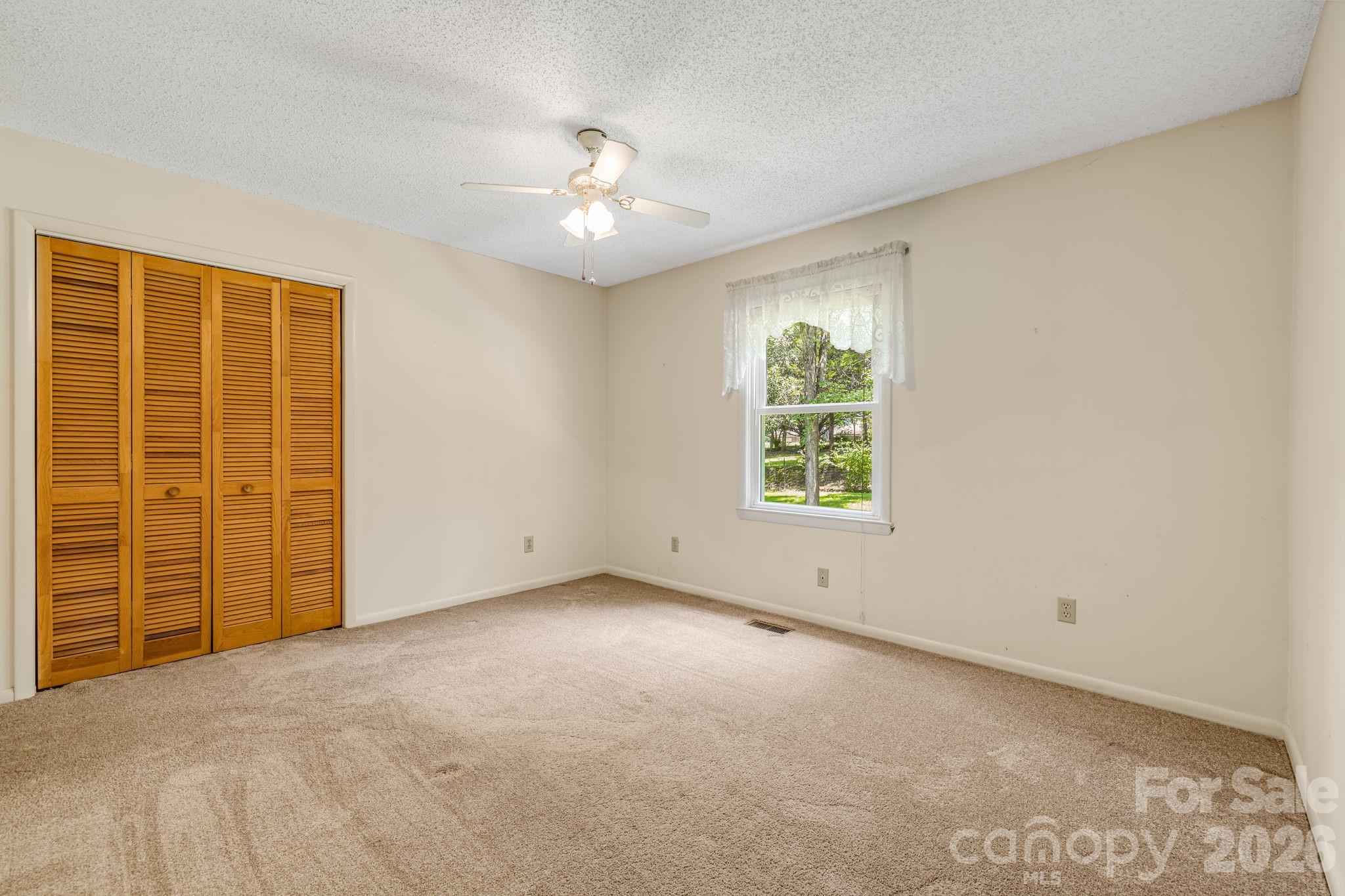 11 E Ridgeway Drive Property Photo 19